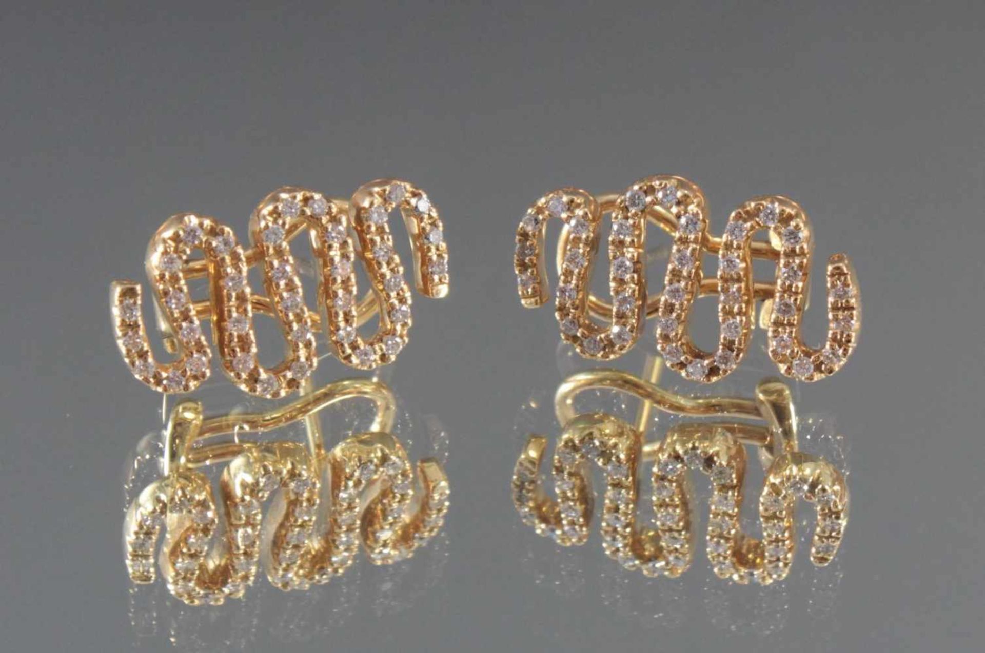 Paar Ohrringe mit Diamanten aus 18 Karat GelbgoldPunziert 750, besetzt mit kleinen Diamanten,