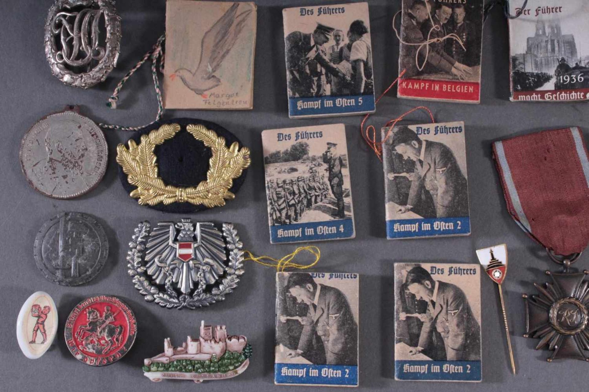 Konvolut HistorikaHolzschatulle mit WHW Abzeichen, Verwundetenabzeichen, Silberring, Medaillen am - Bild 4 aus 5