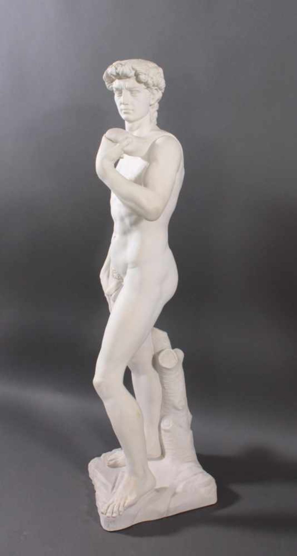 Kunstmarmor-Skulptur, "David"Im Sockelbereich bezeichnet Dal Torrione. Nach Michelangelo - Bild 3 aus 7