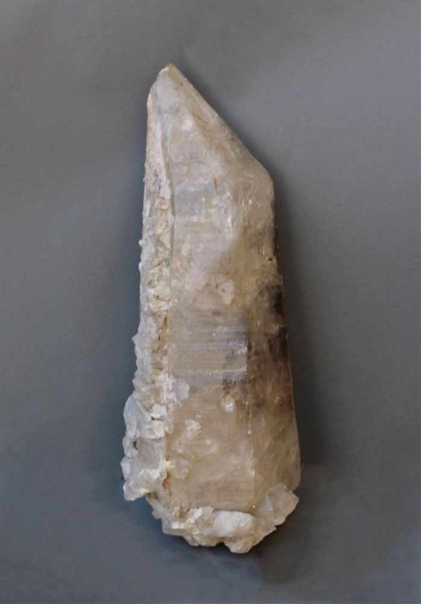 Großer Natur-Bergkristall aus BrasilienBergkristallstufe, ca. 57 x 21 x 19 cm, ca. 22,750 Kg