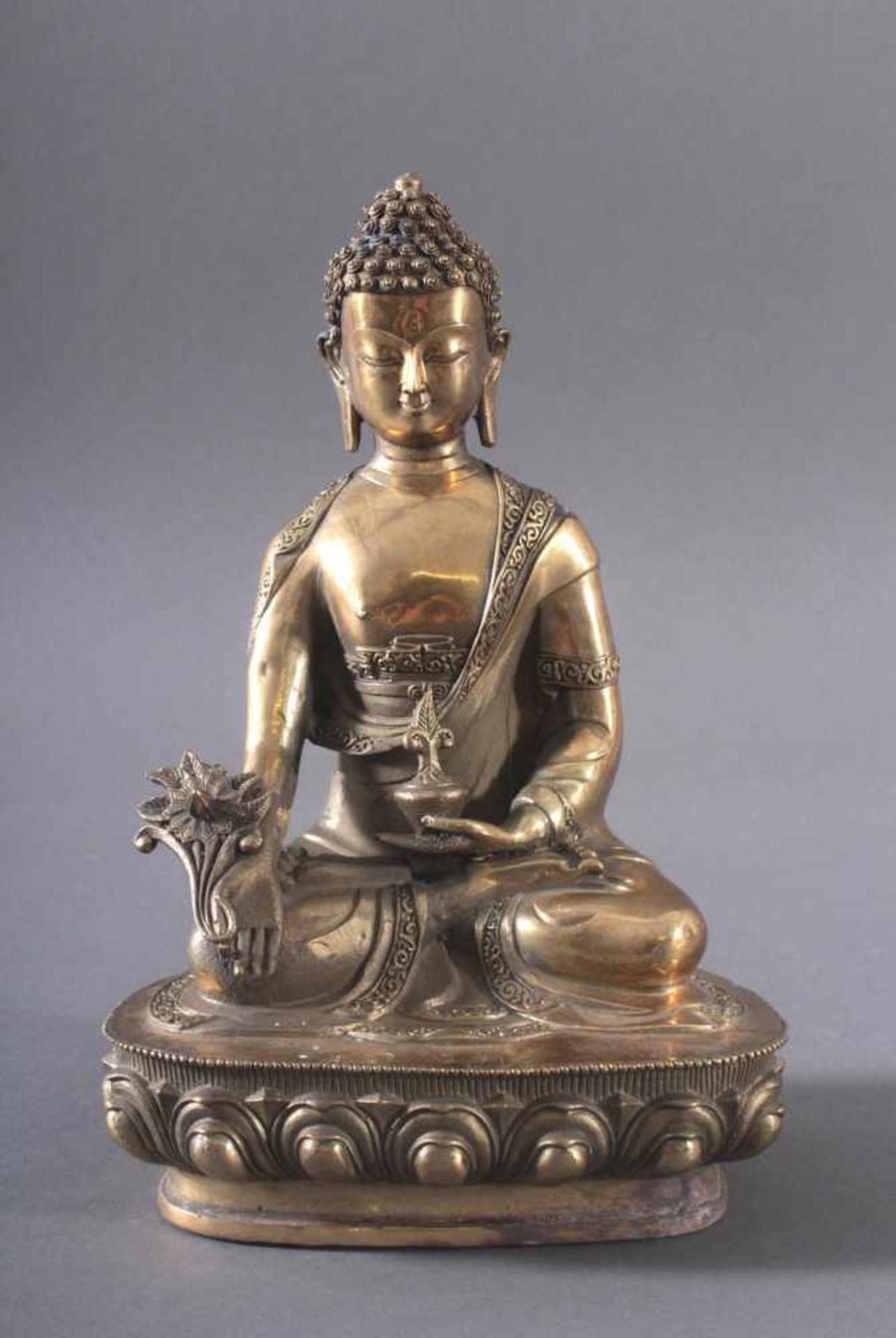 Medizin-Buddha, Indien, 20. Jh.Aus Messing gefertigt, Buddha in typischer Meditationshaltung auf