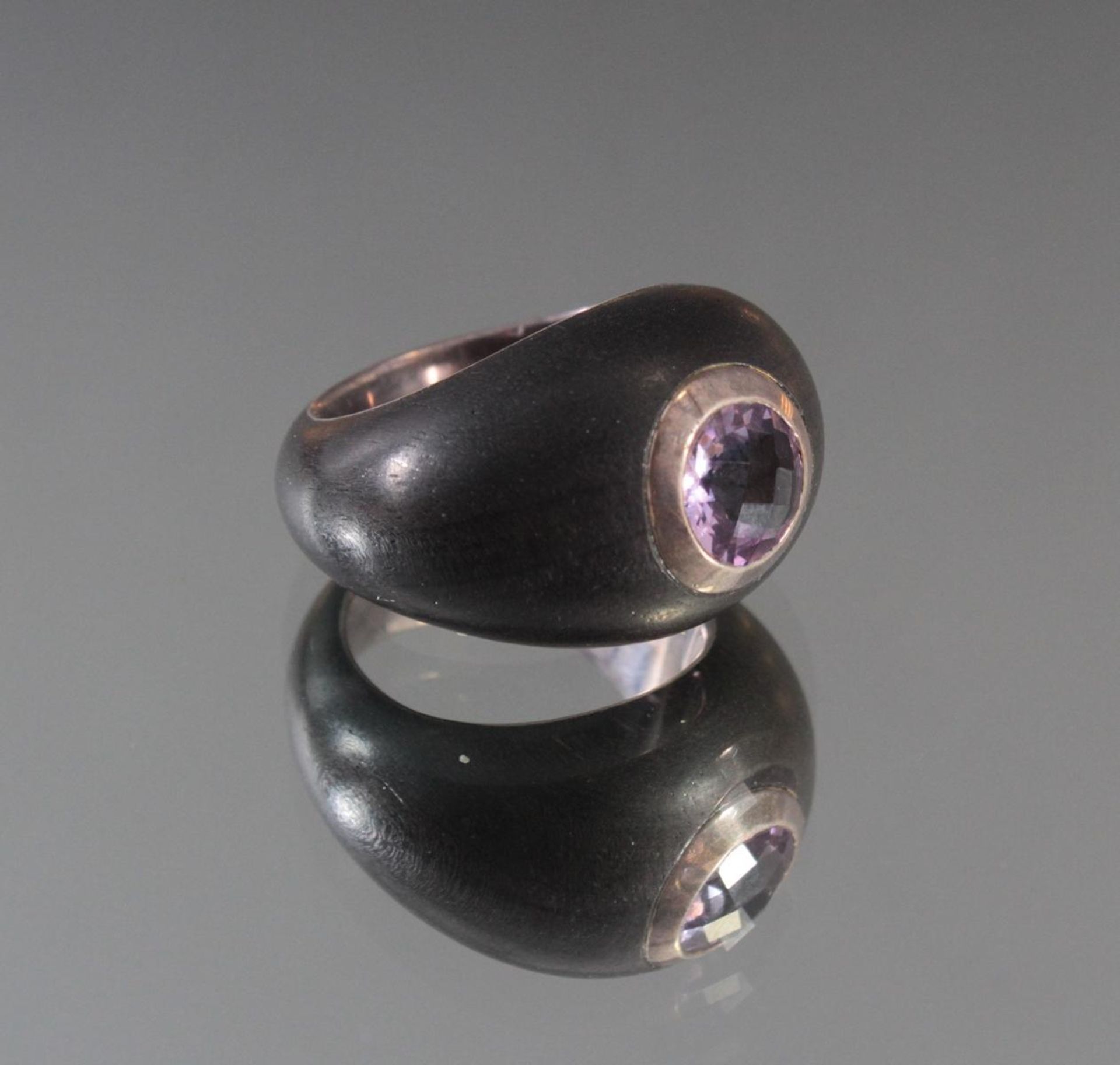 Damenring aus Ebenholz mit großem AmethystEbenholz mit Sterlingsilber-Ring RG 55, facettierter - Bild 2 aus 4