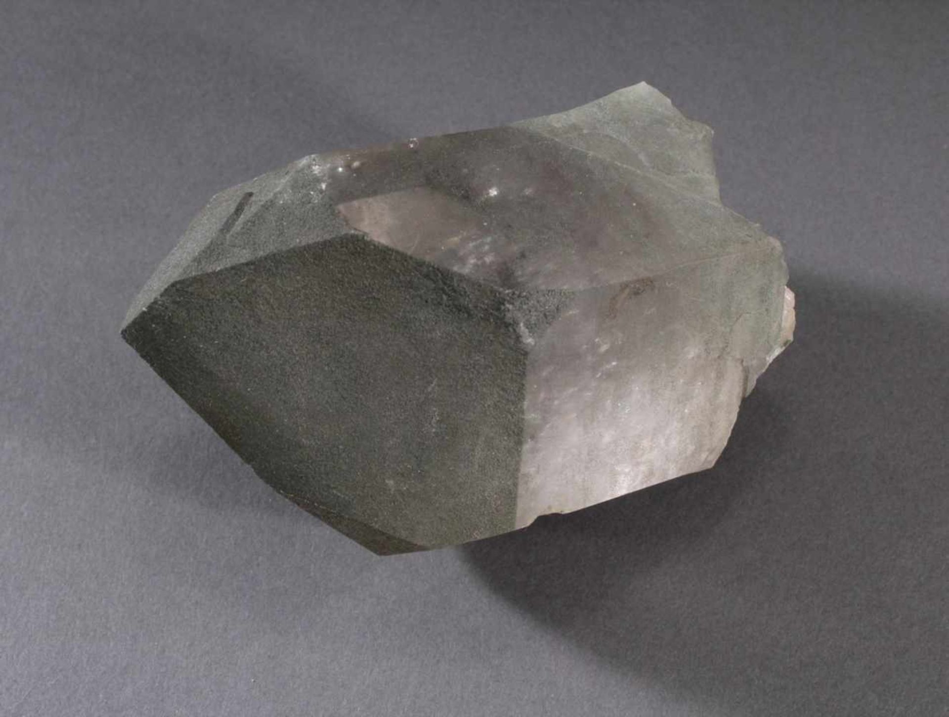 Quarz mit ChloritRhonegletscher, ca. 9 x 13 x 8 cm, ca. 985 g - Bild 3 aus 4