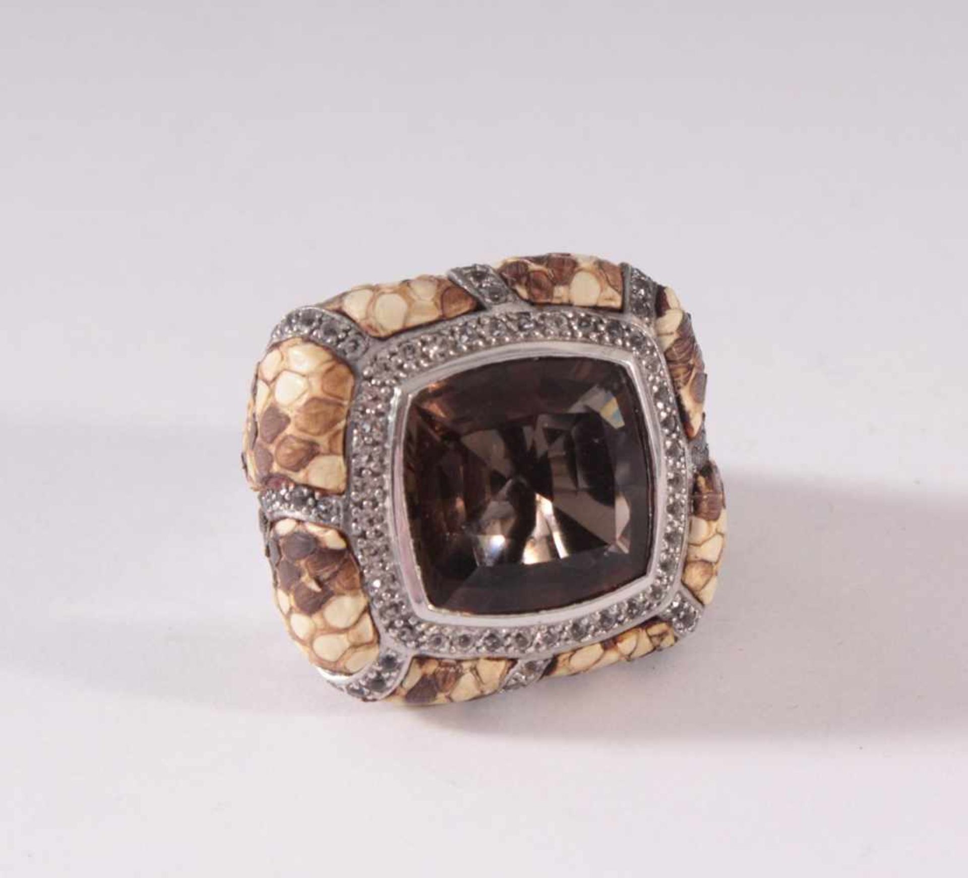 Schlangenleder-Ring mit Rauchquarz und DiamantenSterlingsilber-Ring mit Schlangenleder-Überzug,