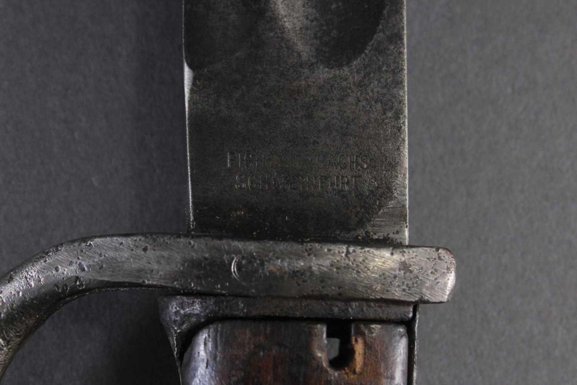 Seitengewehr M98/05Ohne Scheide. Altersgemäßer Zustand, Länge ca. 49,5 cm, Klingenlänge ca. 36 - Image 3 of 3