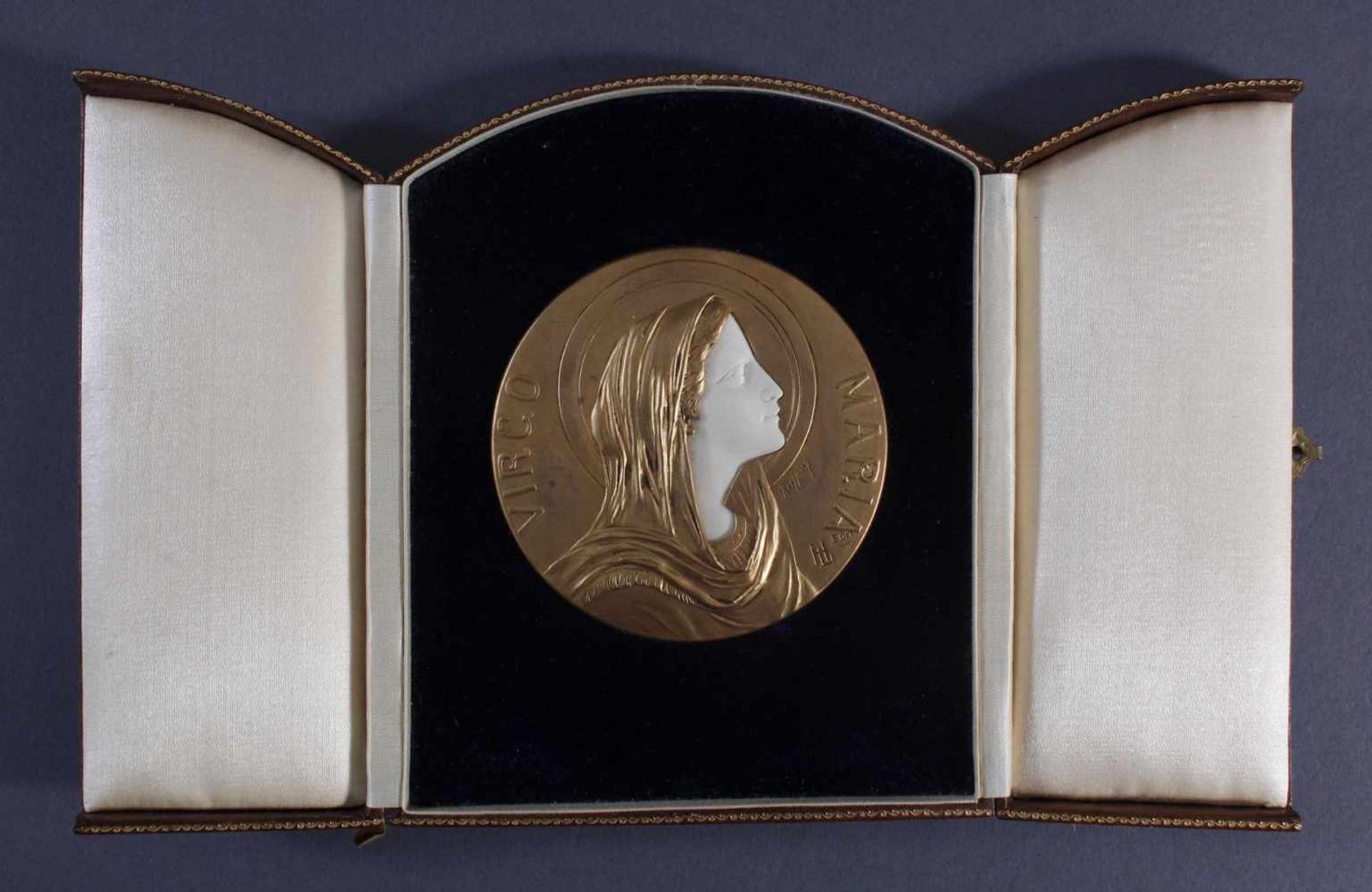 Bronzemedaille im Etui, Frankreich um 1900, signiert Ruffony, Virgo MariaBronzemedaille mit
