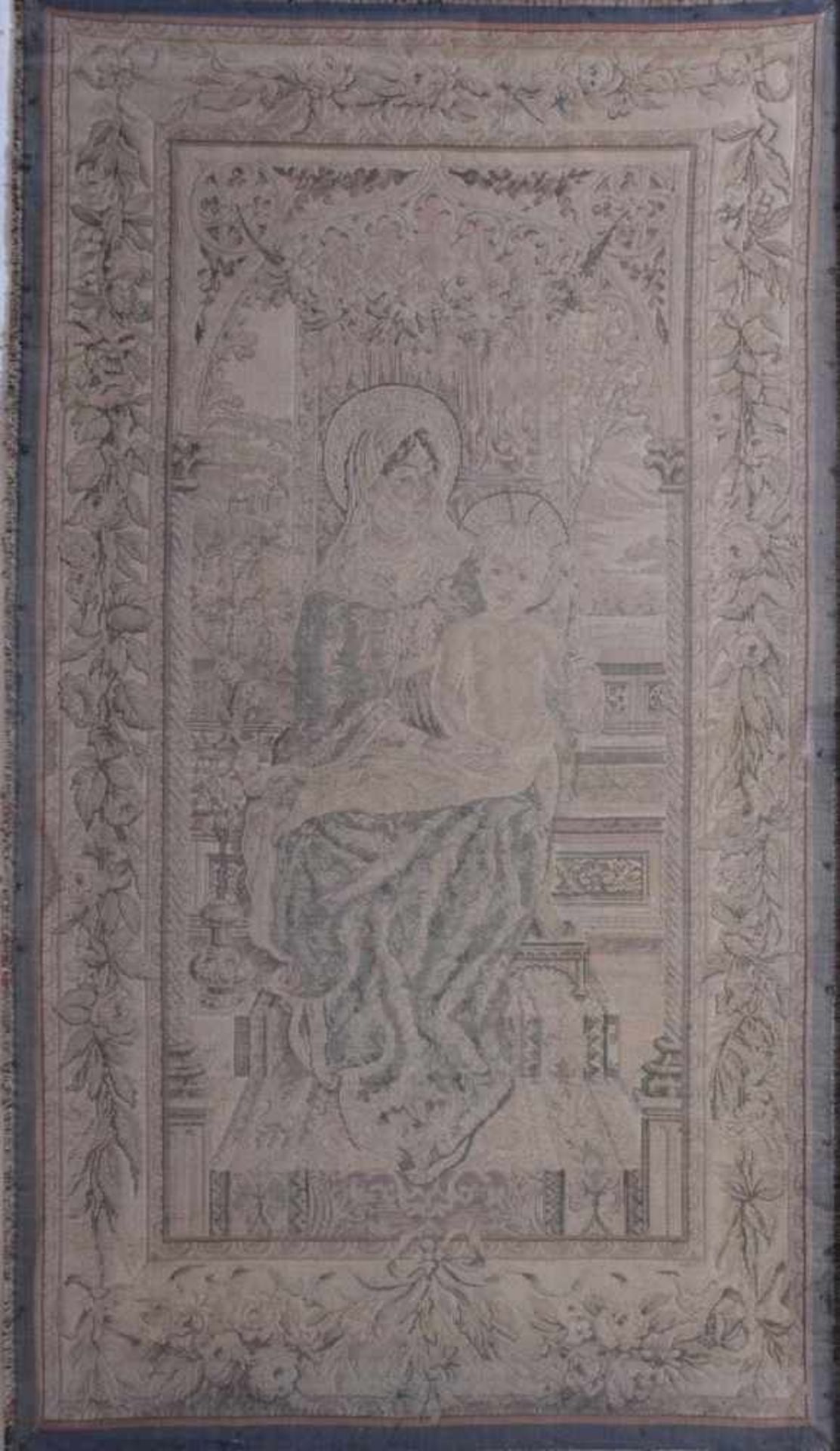 Religiöser Gobelin, 19. JahrhundertWolle auf Seide, "Maria mit Christuskind", hinter Glas gerahmt, - Bild 2 aus 3