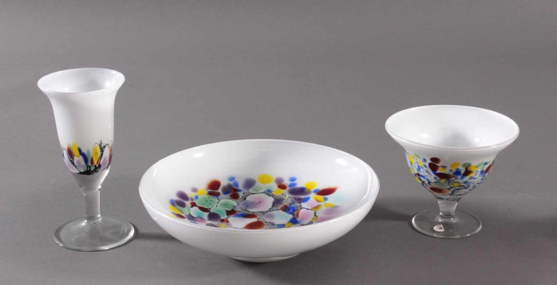 Behrendsohn Designerglas, 2 Anbietschalen und KelchKlarglas mit bunten Farbeinschmelzungen, alle - Bild 2 aus 3