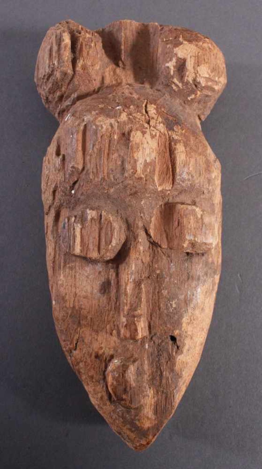 Antike Maske, Baule, ElfenbeinküsteHelles Holz, geschnitzt, Fehlstellen, ca. L-23 cm- - -20.00 %