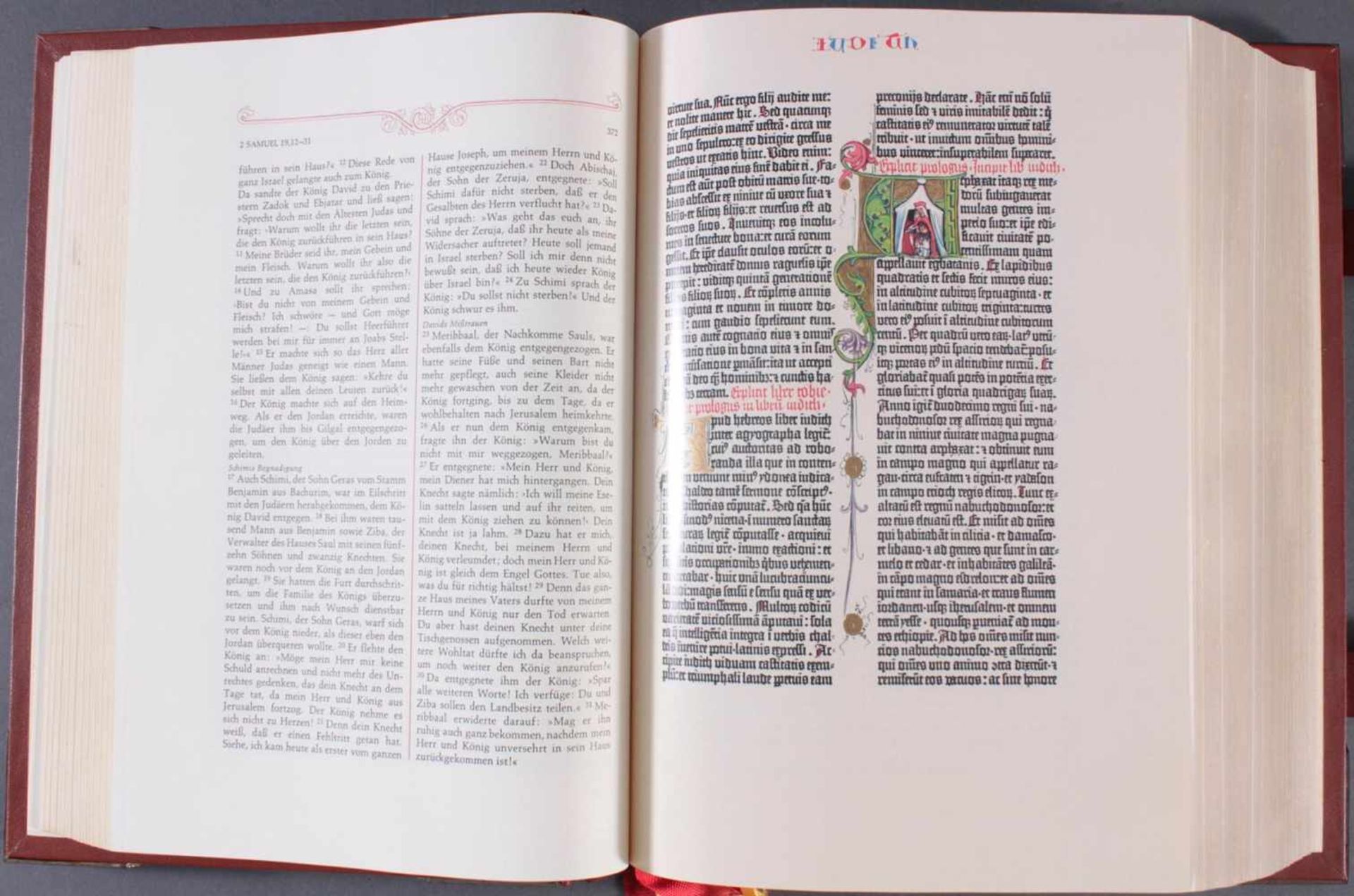 Faksimile der Gutenberg-Bibel. Altes und neues TestamentEinband mit reicher Blindprägung beidseitig. - Image 4 of 4