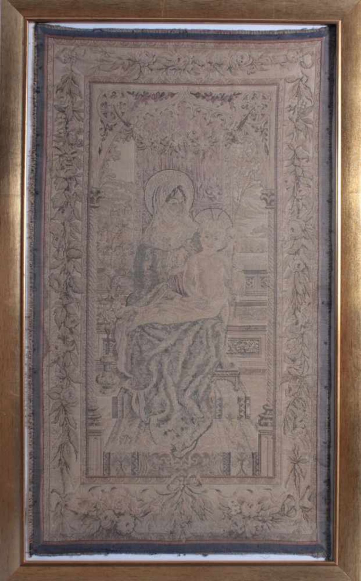 Religiöser Gobelin, 19. JahrhundertWolle auf Seide, "Maria mit Christuskind", hinter Glas gerahmt,