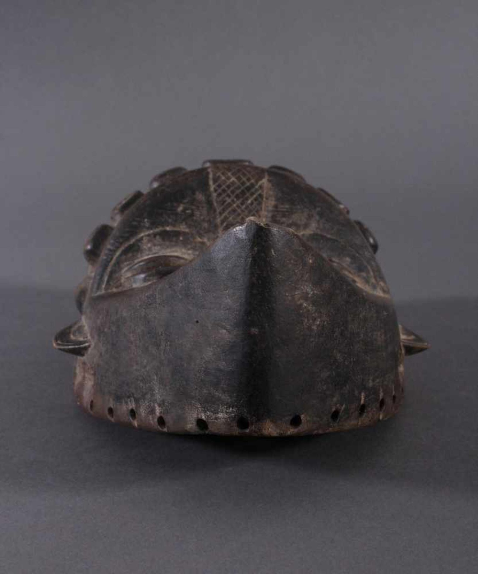 Antike Maske, Bassa, LiberiaHolz, geschnitzt, dunkle Patina, ovales Gesichtsfeld mit spitz - Image 3 of 6
