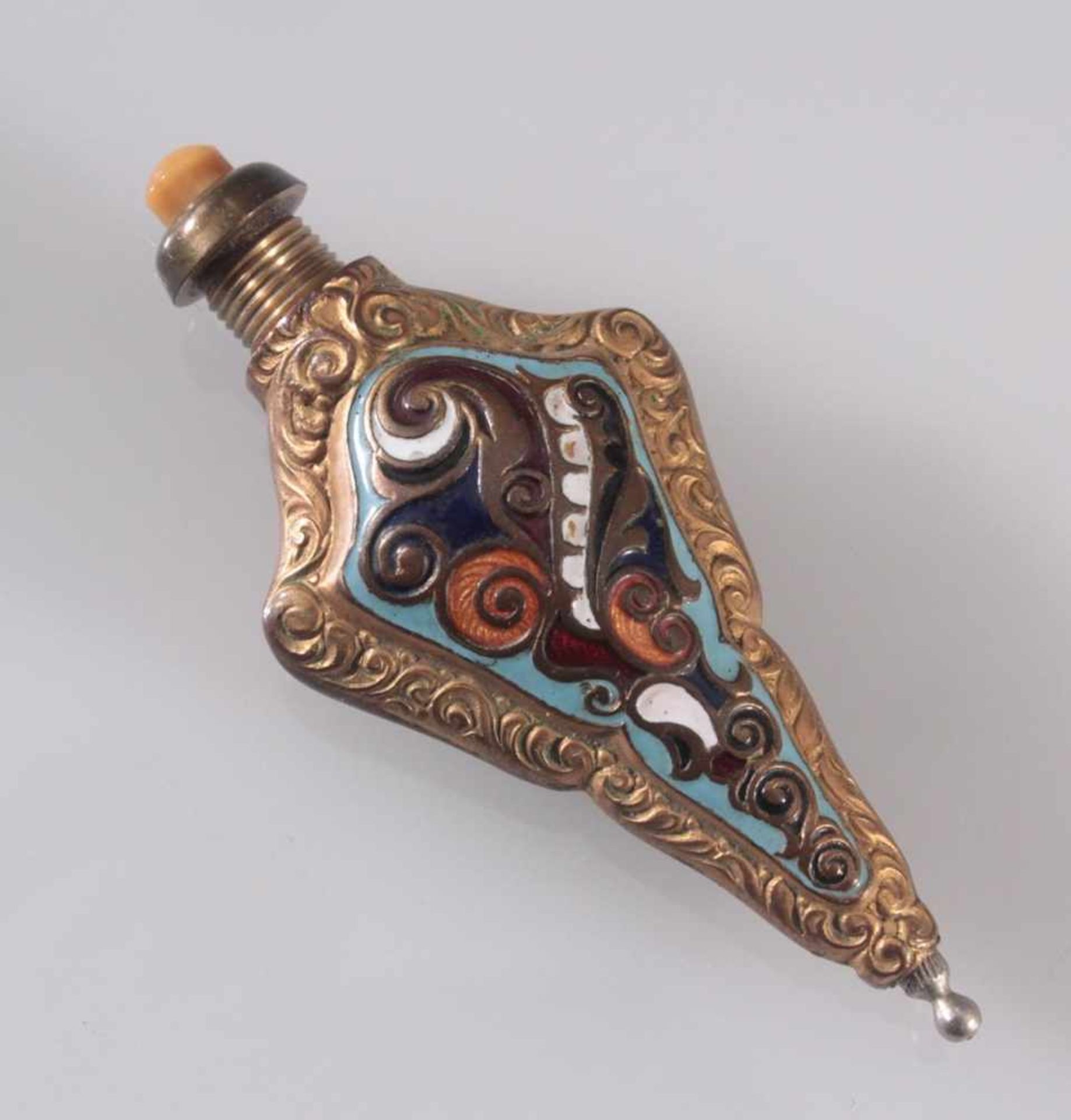 Cloisonné Schnupftabakflasche, 19. JahrhundertMessing/Cloisonné-Email, Tropfenform mit