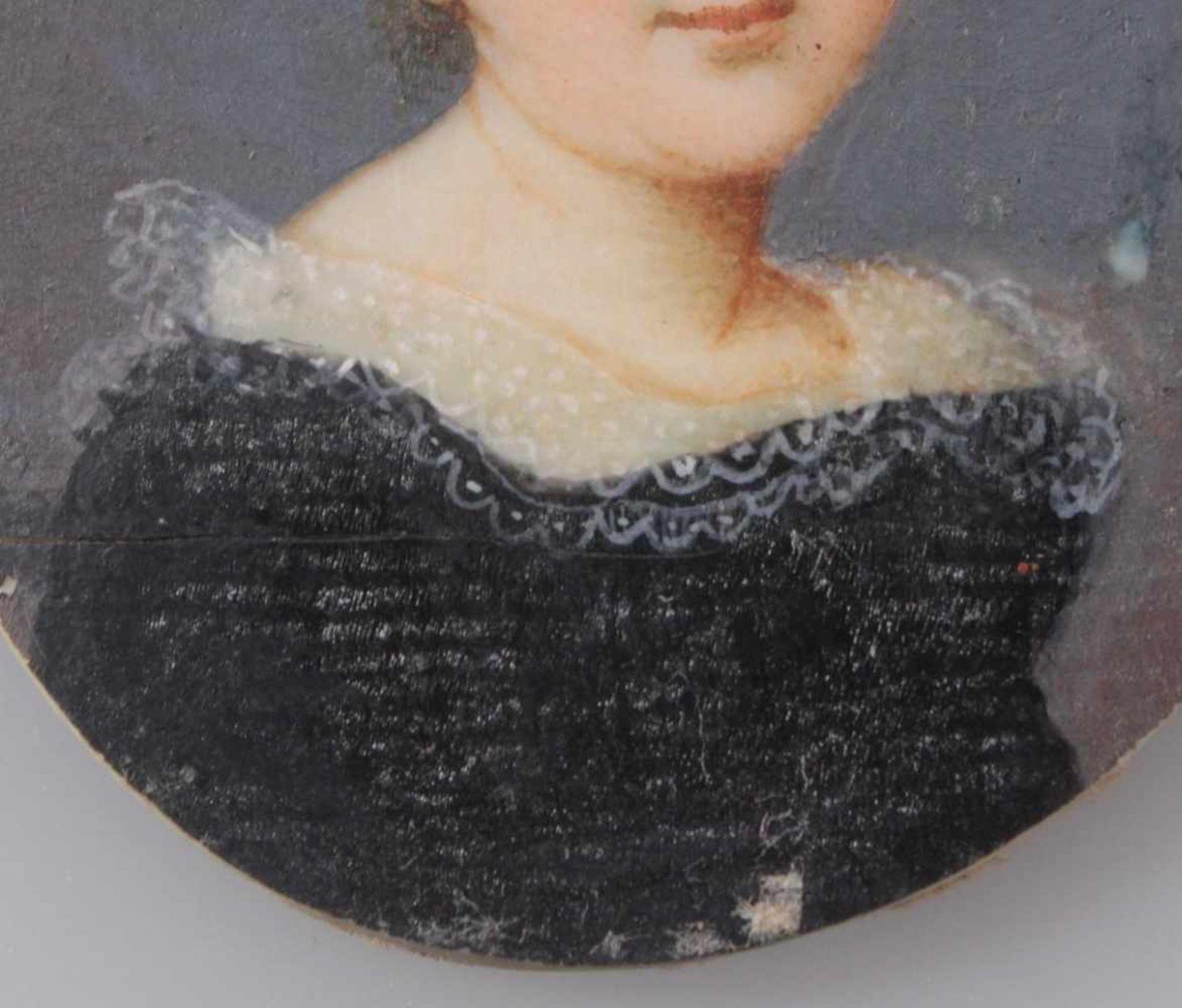 Miniaturportrait des 19. JahrhundertsÖl auf Elfenbein. Portrait eines jungen Mädchens, in der Platte - Bild 4 aus 6