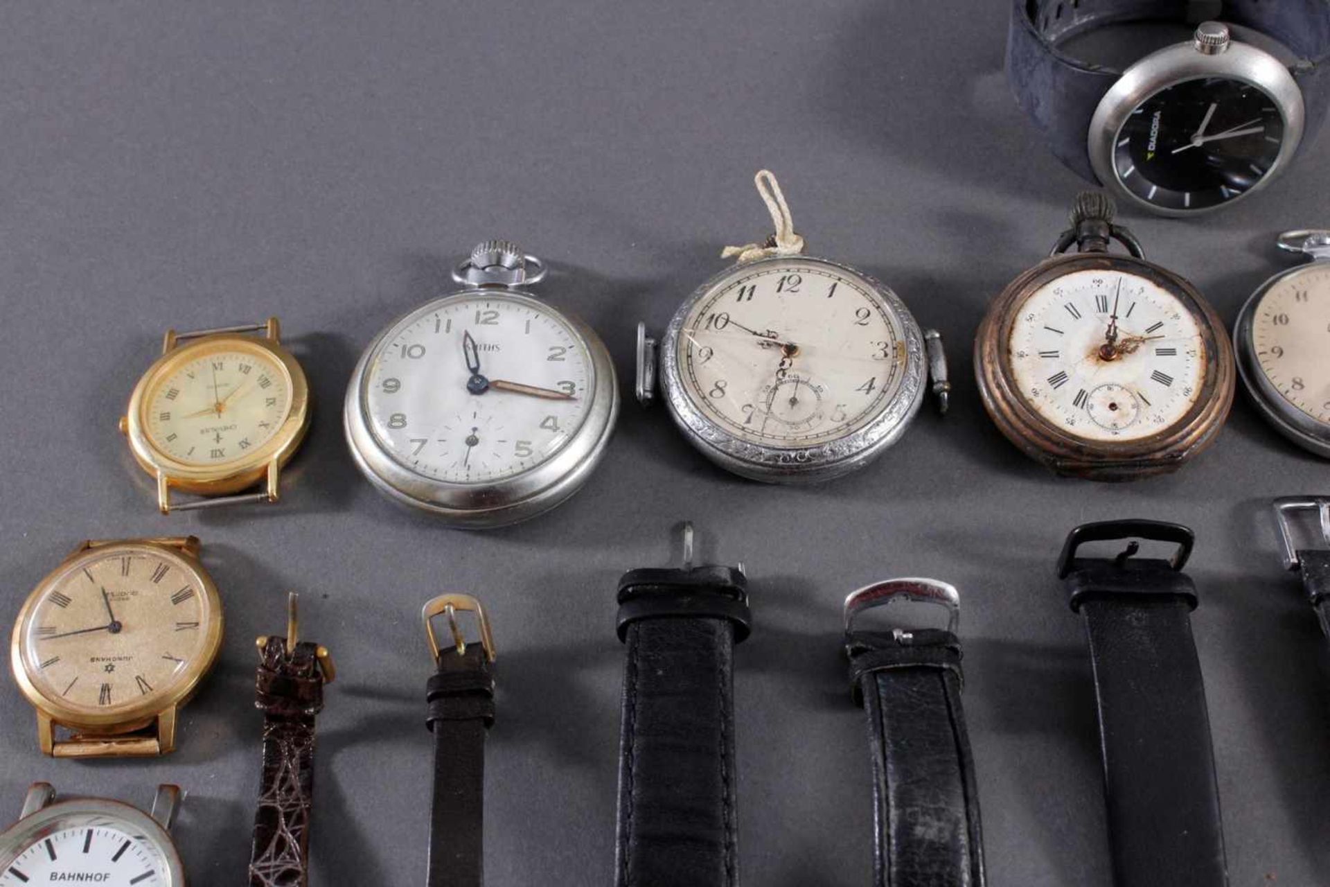 Konvolut Taschen- und ArmbanduhrenCa. 21 Stück, dabei auch eine Junghans Herrenarmbanduhr, - Bild 2 aus 6