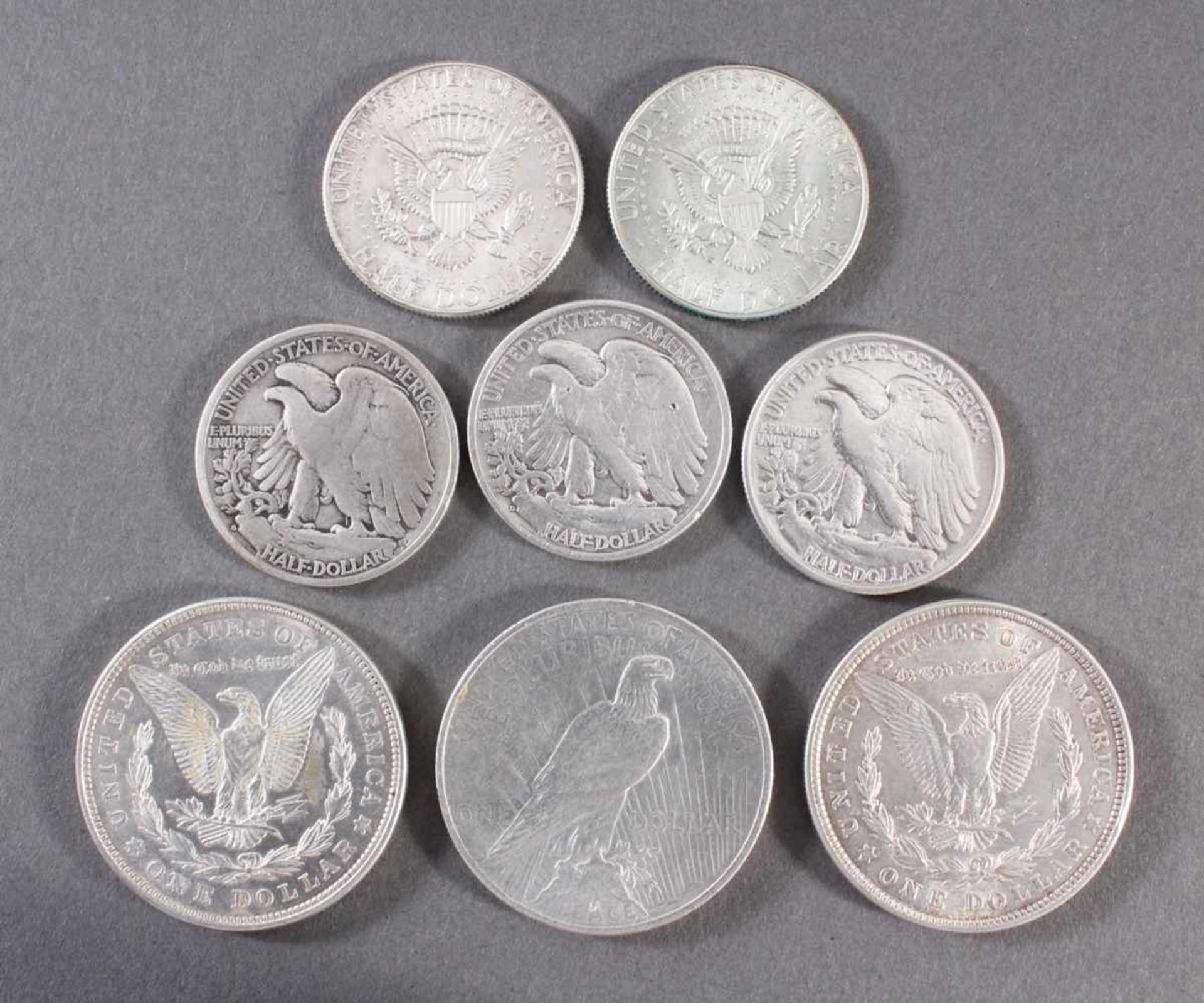 USA, kleine Münzsammlung2x 1 Liberty Dollar von 1921 und 1x 1928. 5x half Dollar 1939, 1942, 1946, - Bild 2 aus 2