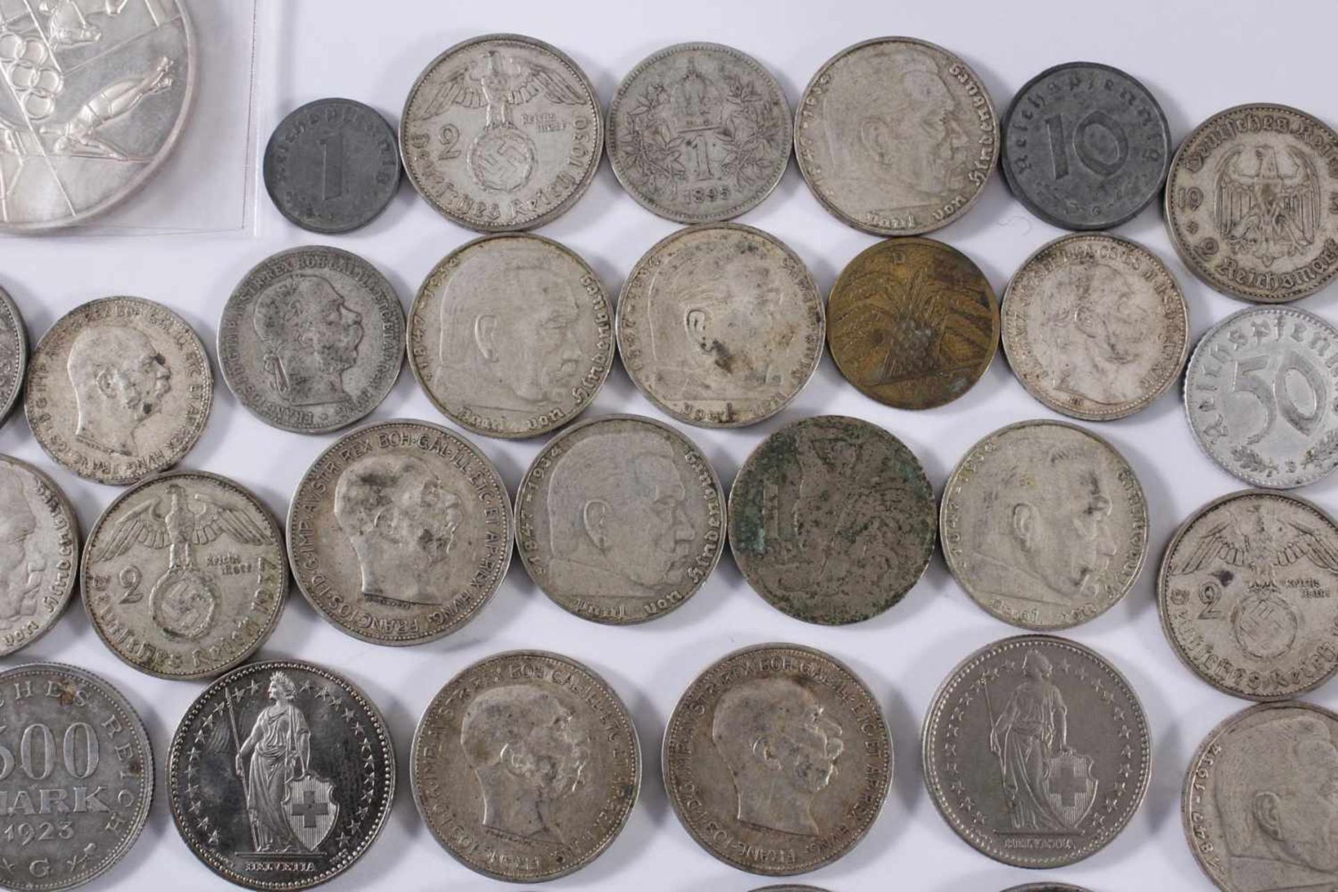 Kleine Sammlung Münzen13 x 5 Mark Hindenburg und Katharinenkirche. 20 x 2 Reichsmark. 7x 1 Corona - Bild 3 aus 7