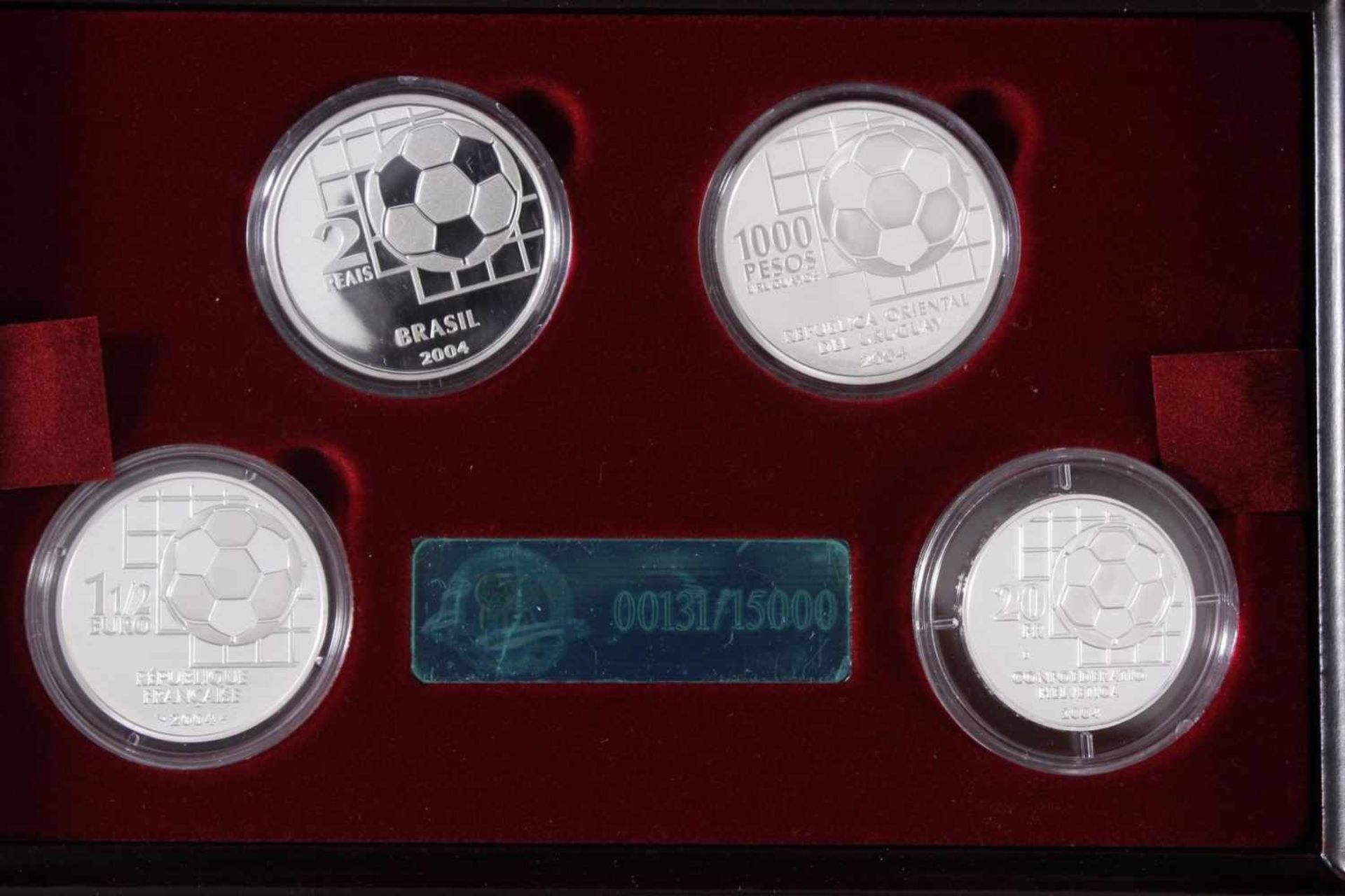 100 Jahre Fifa, die offiziellen Silber-Gedenkmünzen 20042 Reais Brasilien 925er Silber. 1 1/2 Euro - Bild 3 aus 5