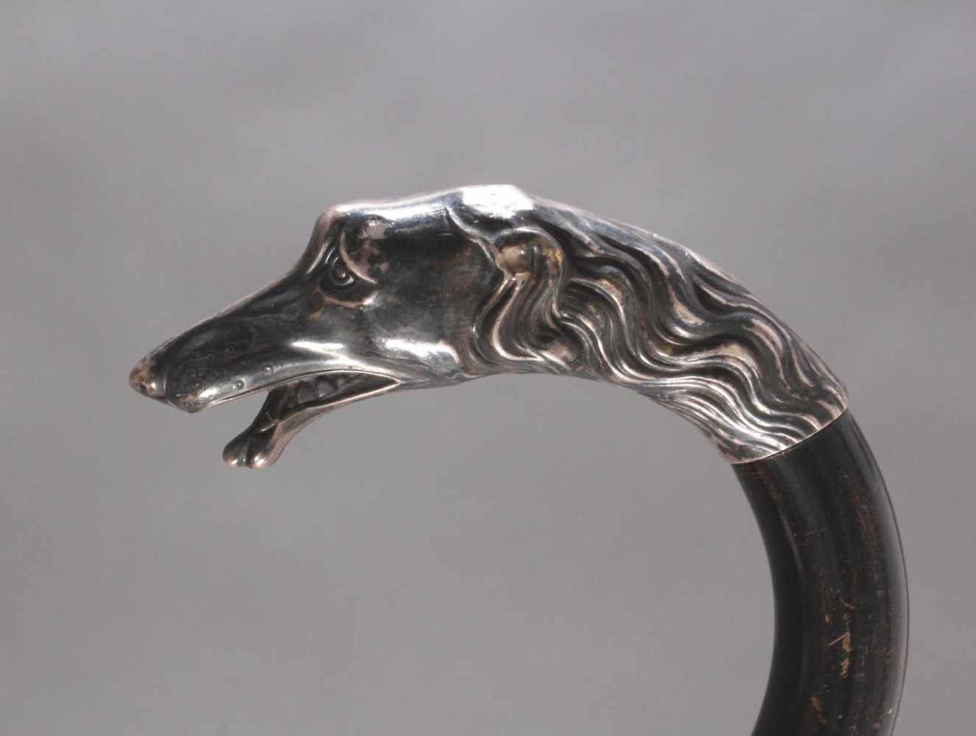 Spazierstock mit silbernem Hundekopf (Windhund)Ebonisierter Stock, Griff in Form eines plastischen - Bild 3 aus 5