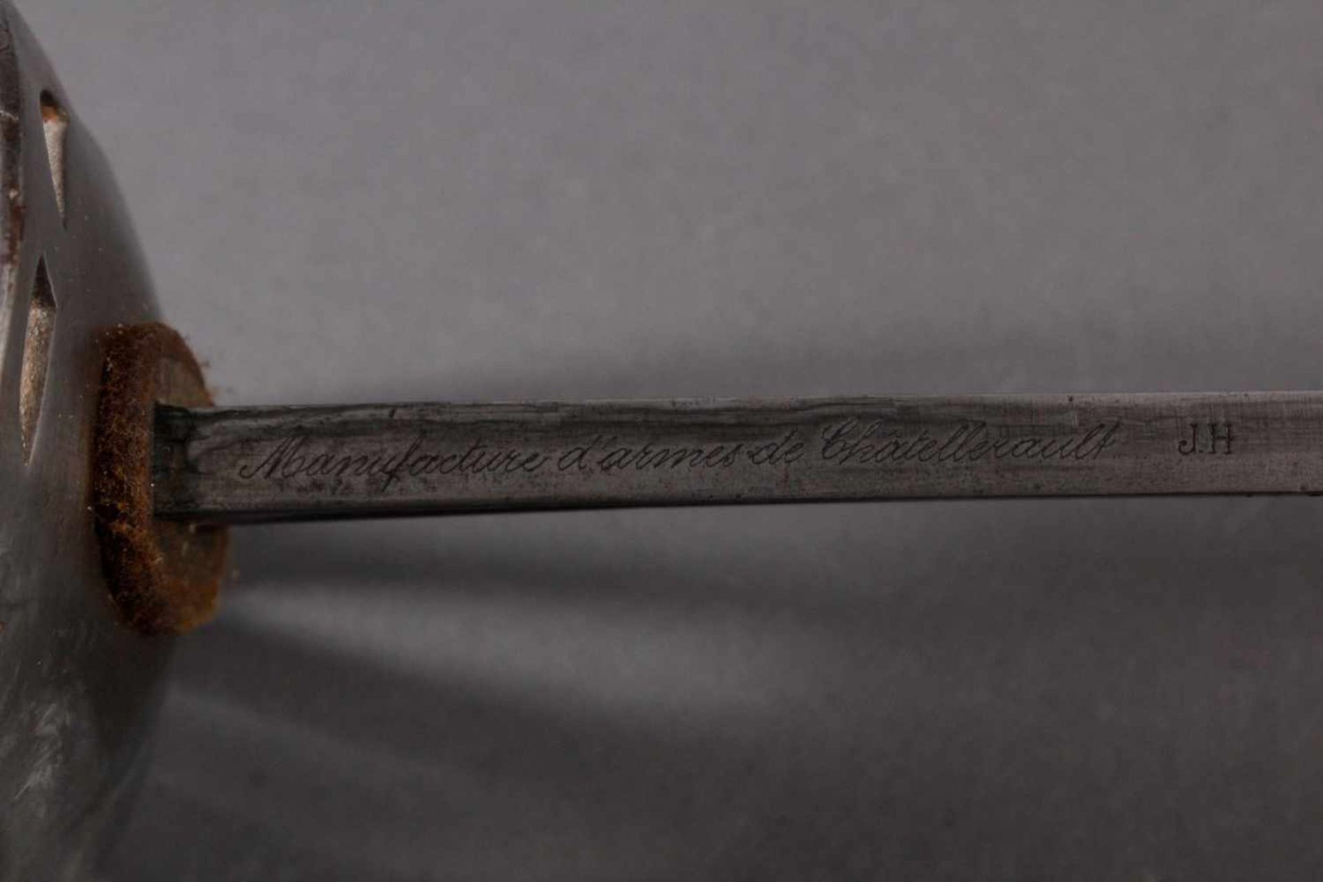 Französischer Säbel aus dem 19. Jh.Auf dem Rücken der Klinge graviert: Manufactur d´armes de - Bild 4 aus 5