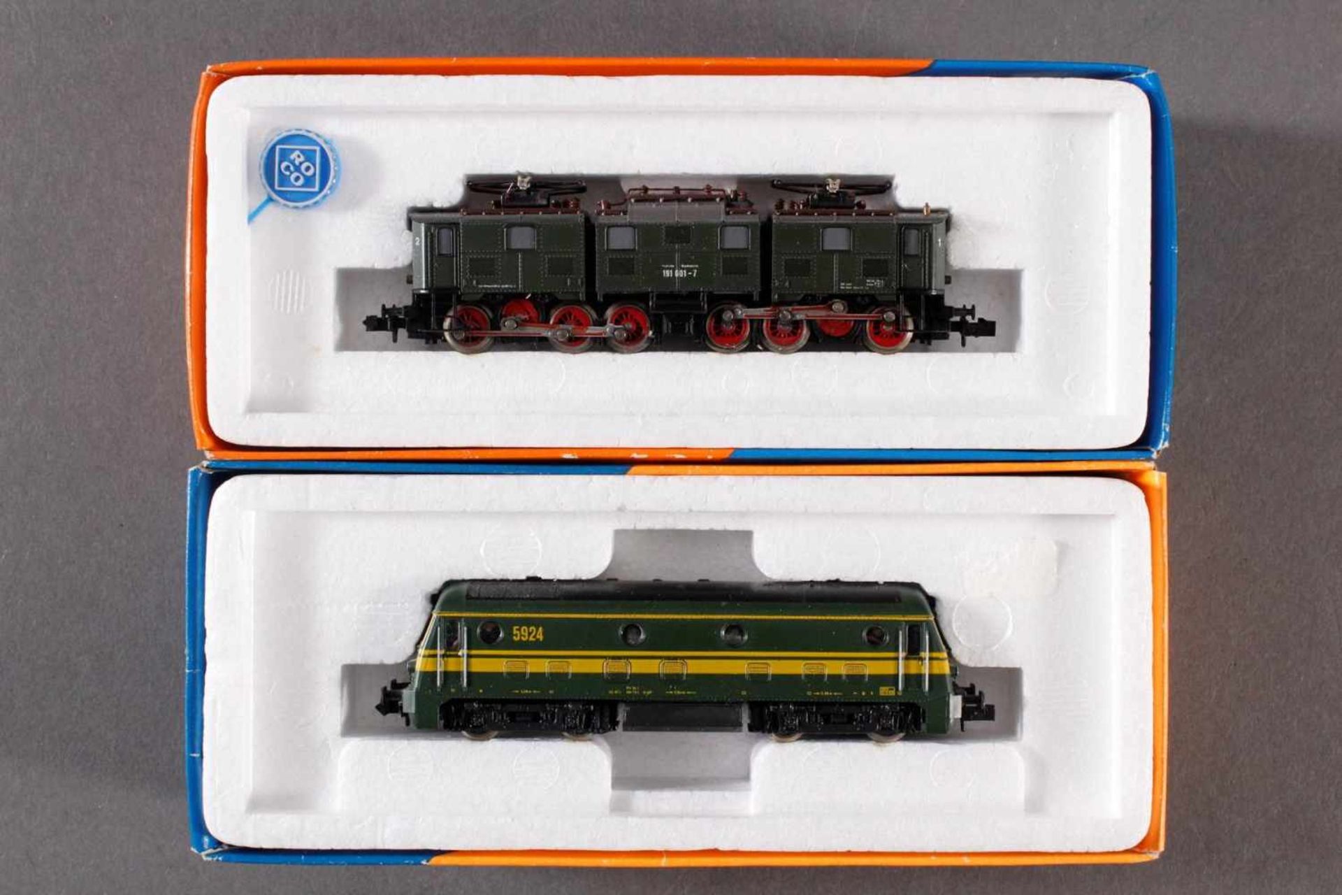 2 Roco E-Loks Spur NModell-Nr. 2156 und 02155A in der Originalverpackung- - -20.00 % buyer's premium