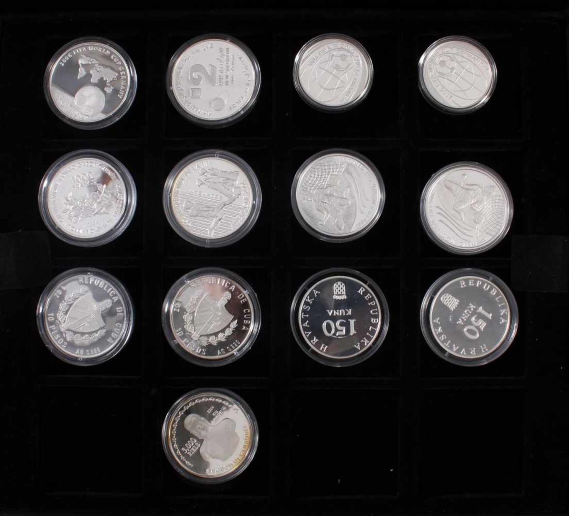Die offiziellen Silber-Gedenkmünzen der Fifa Fußballweltmeisterschaft Deutschland 2006Alle in PP, - Bild 2 aus 4