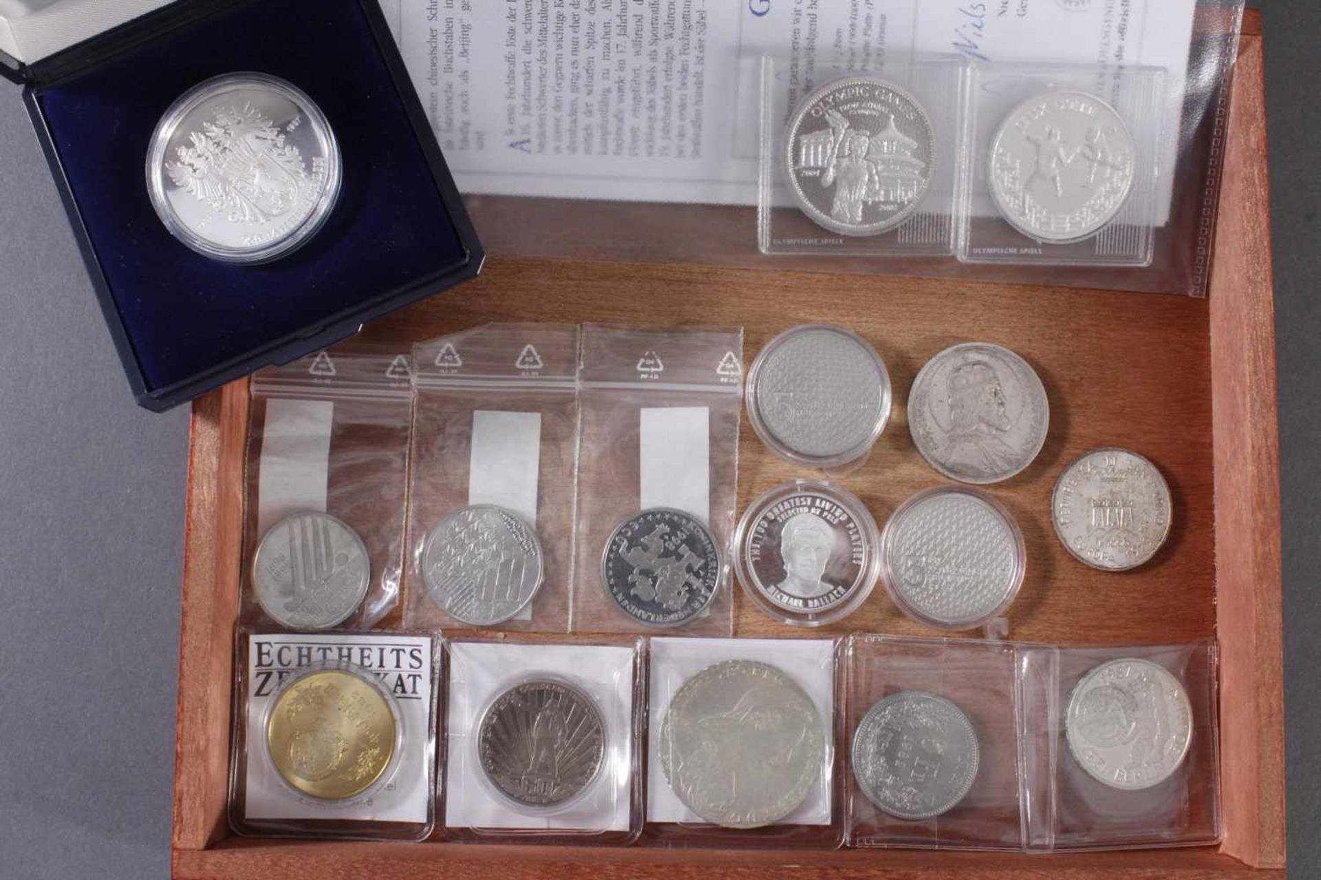 Sammlung Münzen und Medaillen1 1/2 Euro, 900er Silber, 22 g. 1 1/2 Euro Frankreich 2006, Silber - Bild 2 aus 5