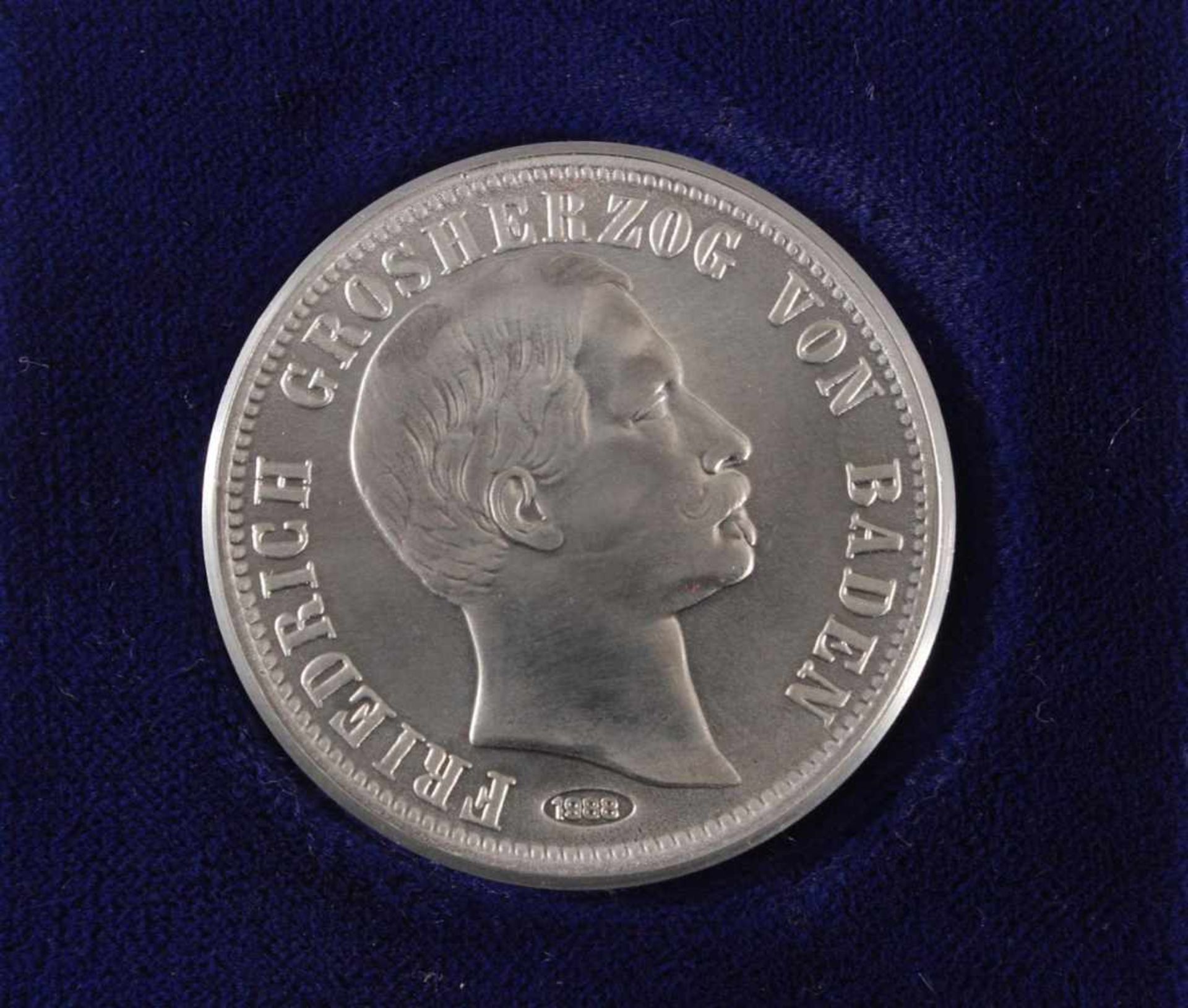 Kleine Sammlung Münzen13 x 5 Mark Hindenburg und Katharinenkirche. 20 x 2 Reichsmark. 7x 1 Corona - Bild 6 aus 7