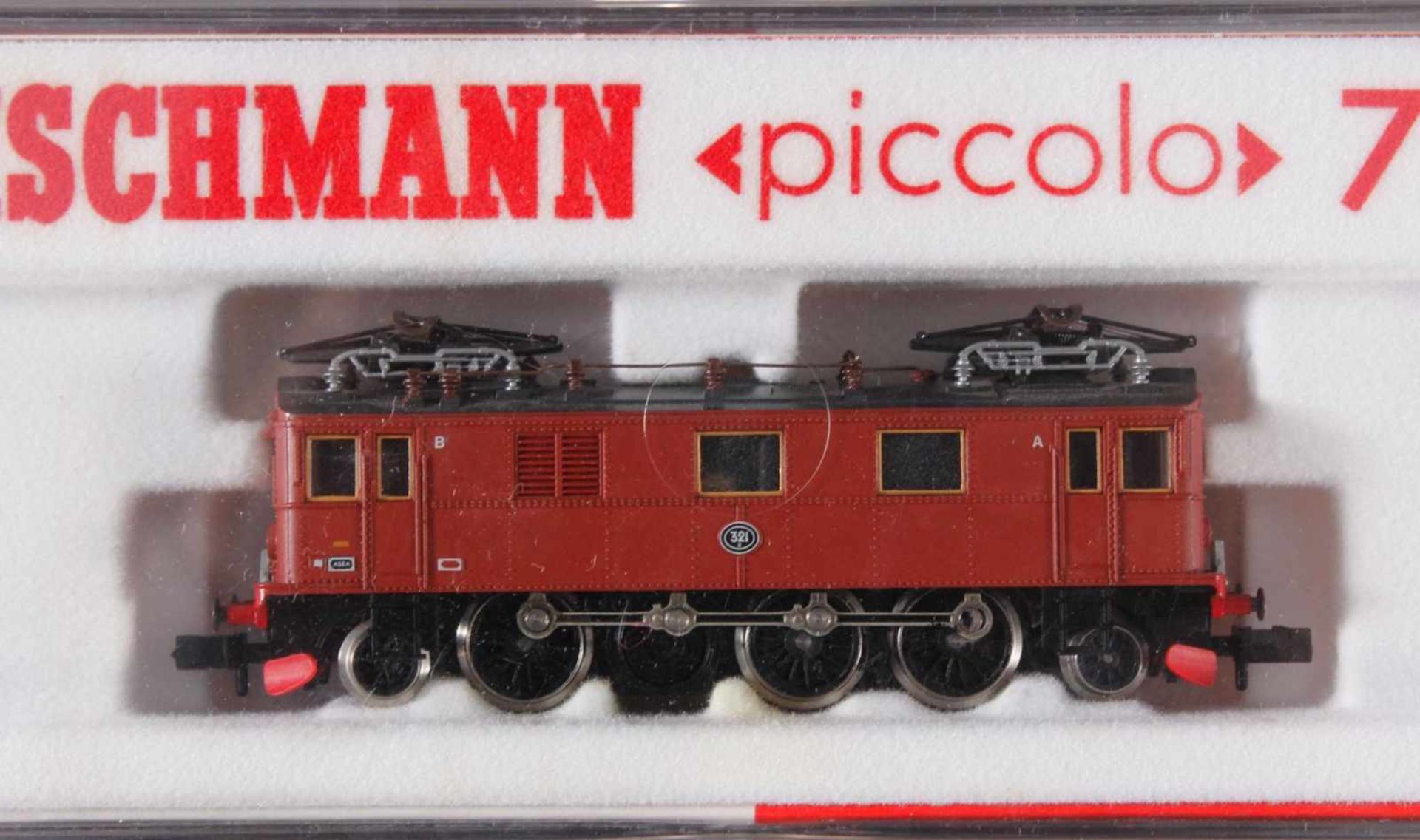 Fleischmann E-Lok Piccolo 7368 mit 4 PersonenwaggonsModellnummer der Waggons, 8129, 8127 und 2x - Bild 2 aus 2