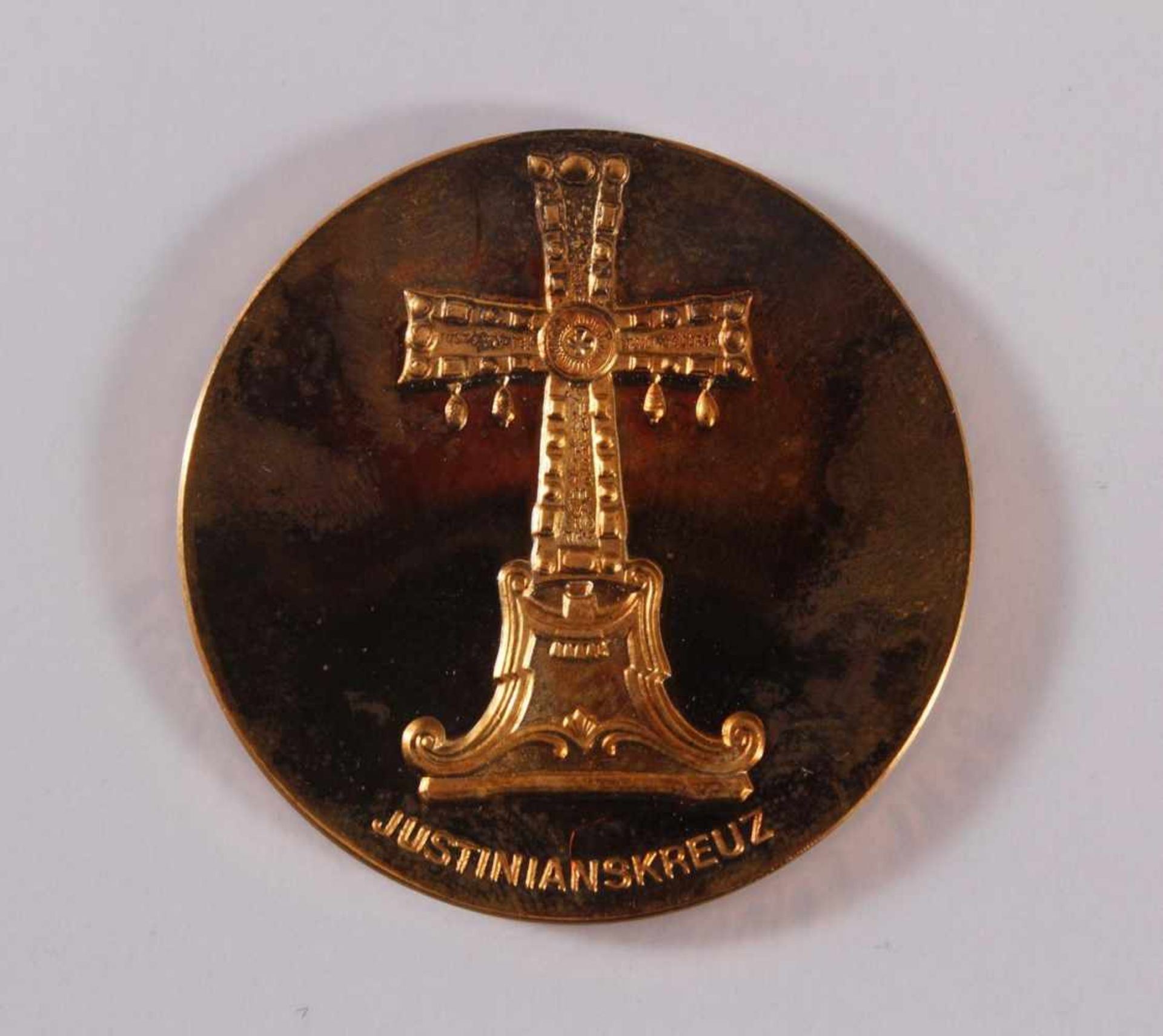 Goldemedaille Paul VI. 1897 - 1978Feingold, D-4 cm. 23,8 g.- - -20.00 % buyer's premium on the - Bild 2 aus 2