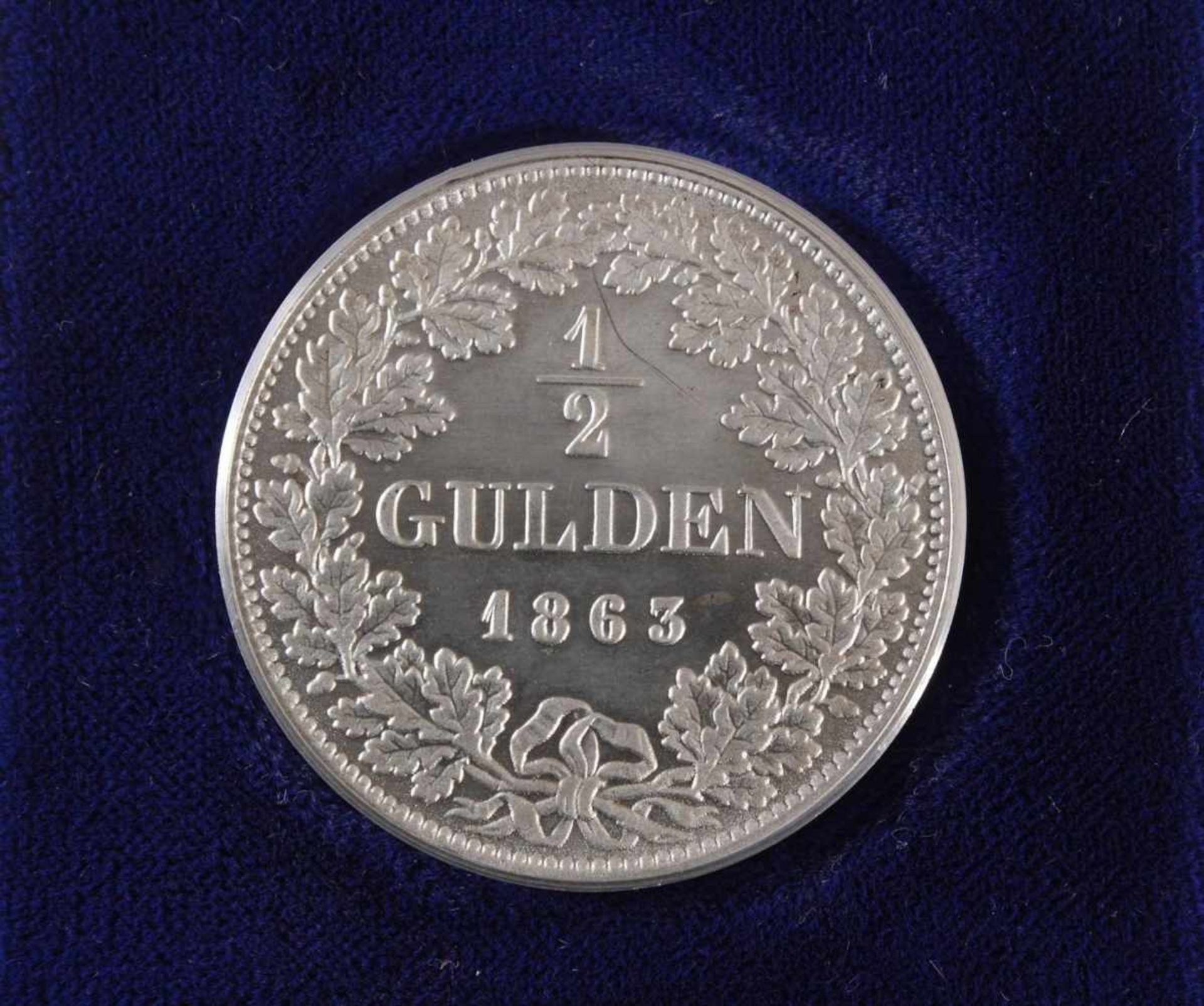 Kleine Sammlung Münzen13 x 5 Mark Hindenburg und Katharinenkirche. 20 x 2 Reichsmark. 7x 1 Corona - Bild 7 aus 7