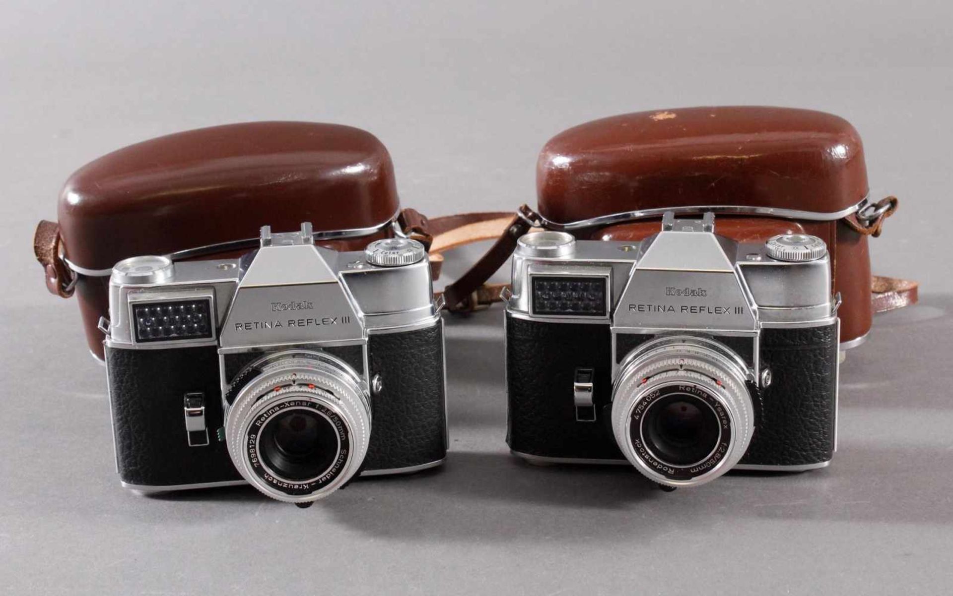 Zwei Fotoapparate/Kameras, KodakKodak Retina Reflex III + Synchro Compur. 1x Retina Xenar 2,8/