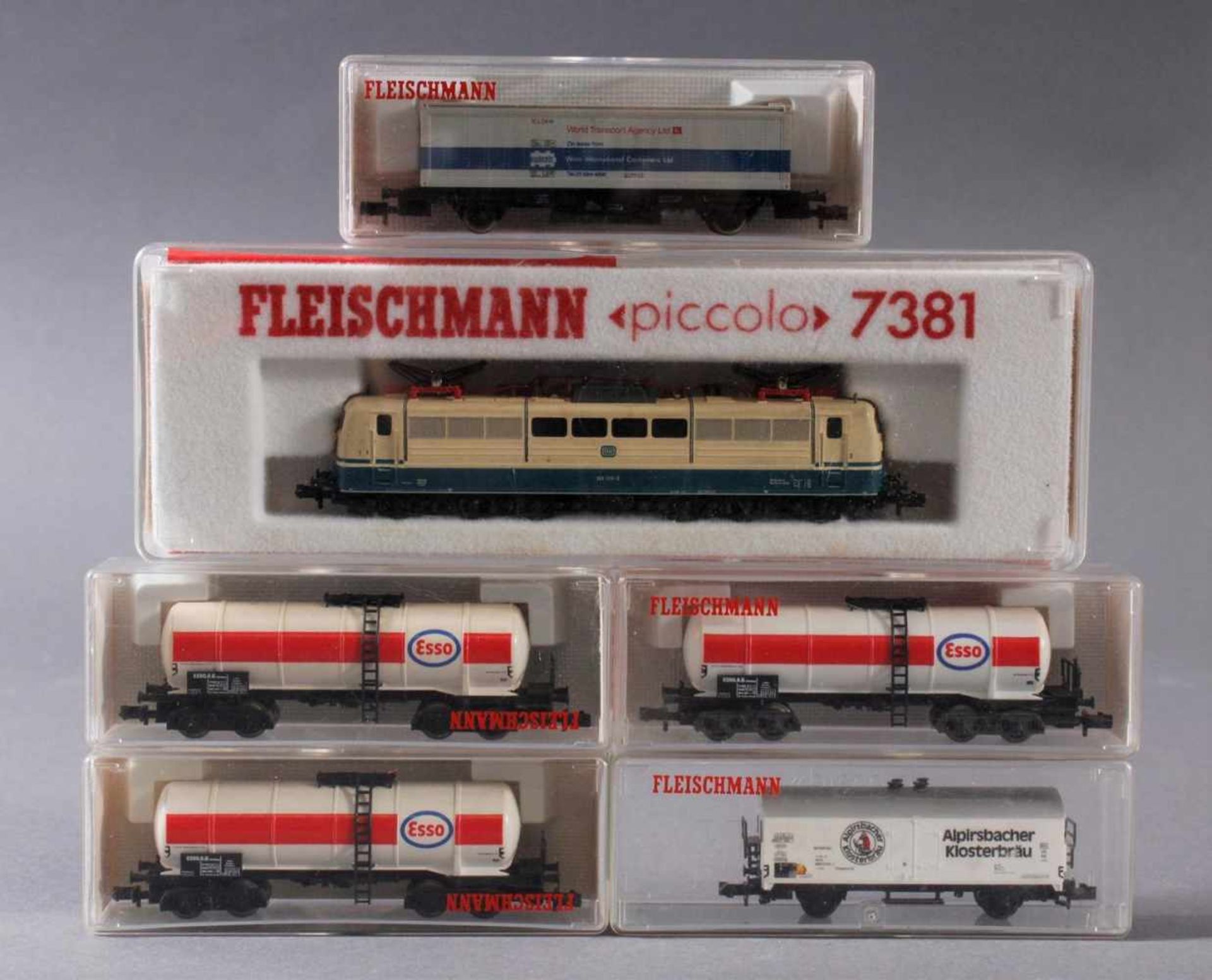 Fleischmann E-Lok 7381 mit 5 GüterwaggonsModellnummer der Waggons, 8480, 8483, 8481, 8245 und