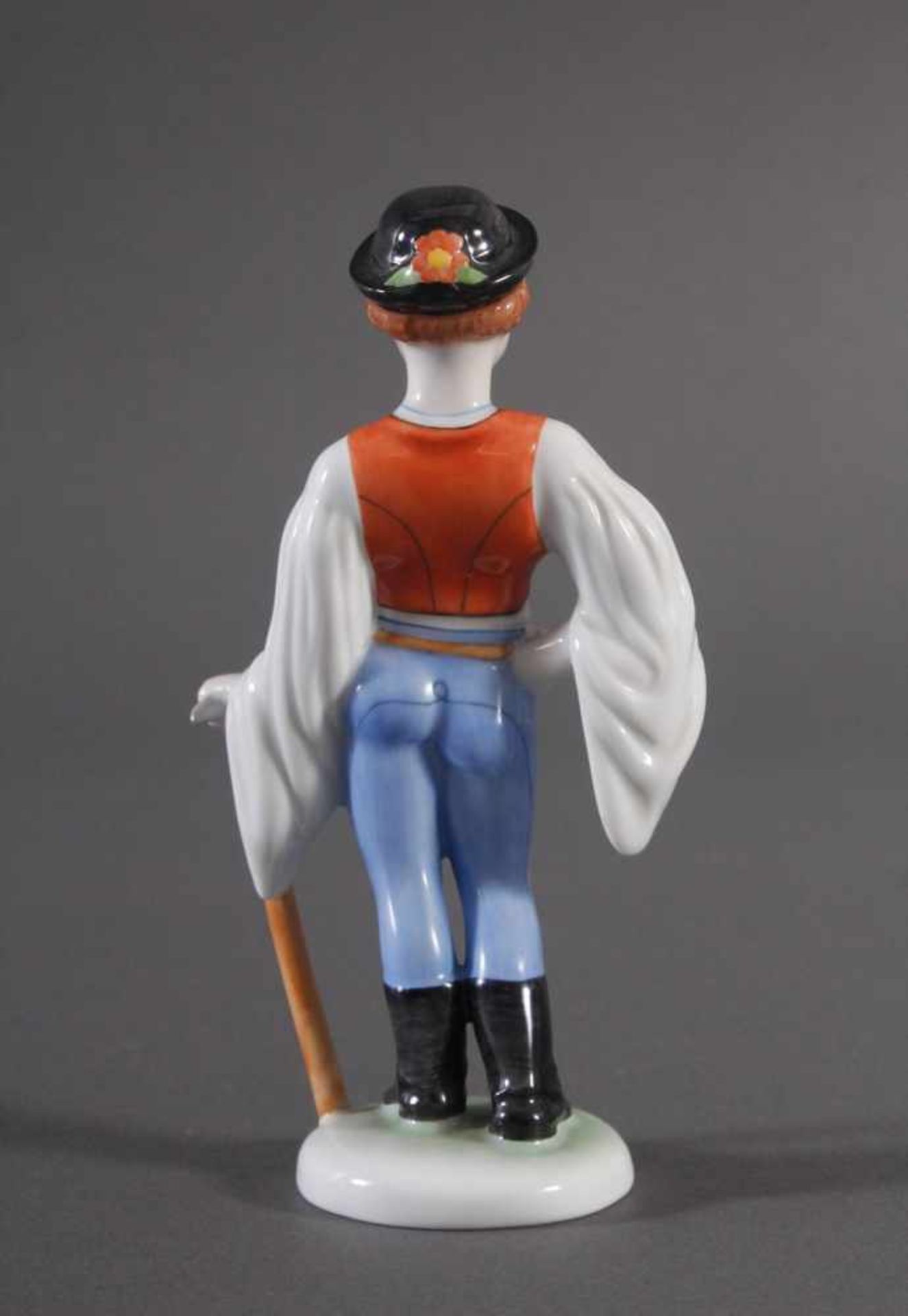 Herend-Figur, Ungarn, "Trachten Junge mit Axt"Porzellan, polychrom bemalt, Unterseite mit - Image 4 of 5