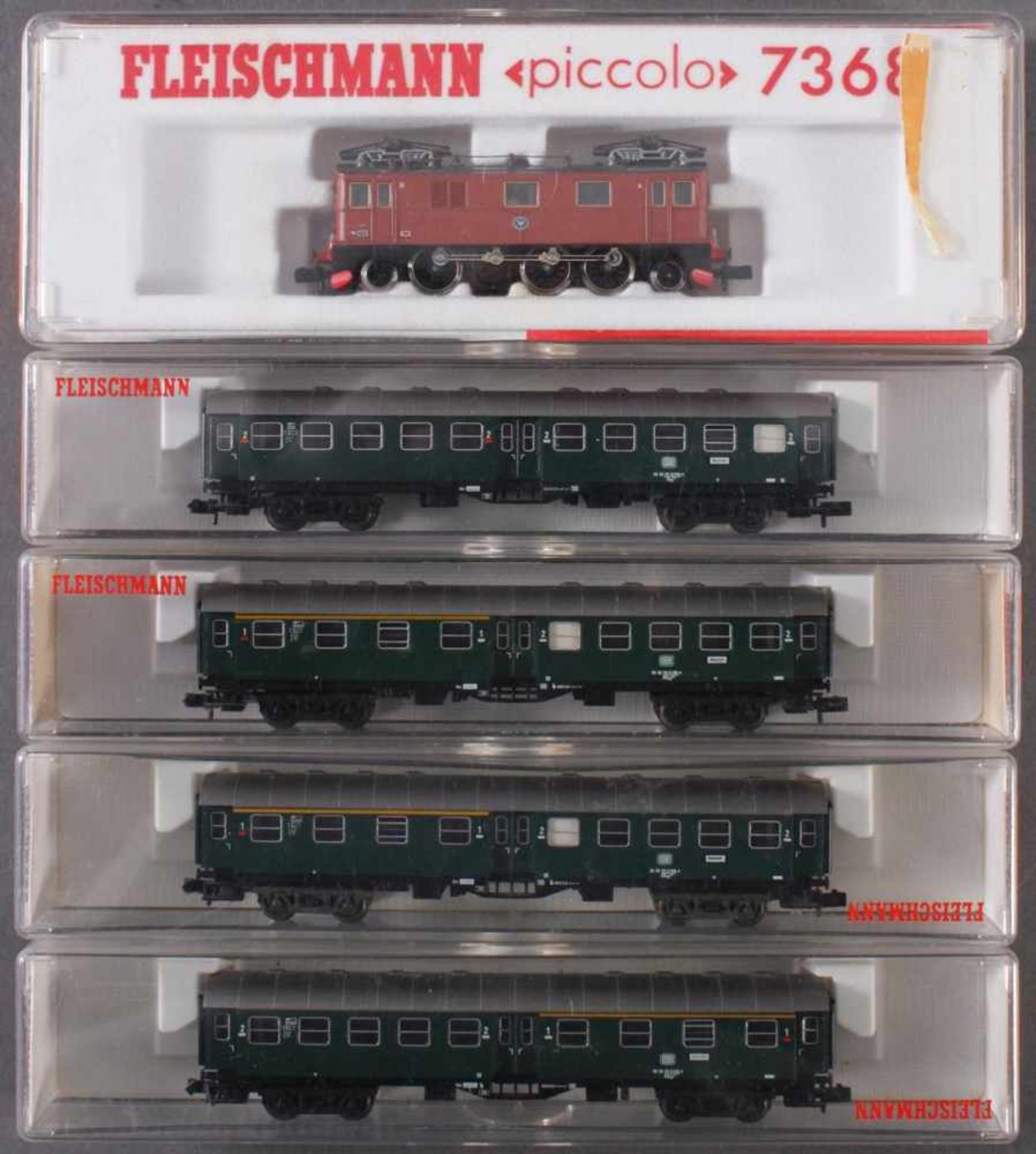 Fleischmann E-Lok Piccolo 7368 mit 4 PersonenwaggonsModellnummer der Waggons, 8129, 8127 und 2x