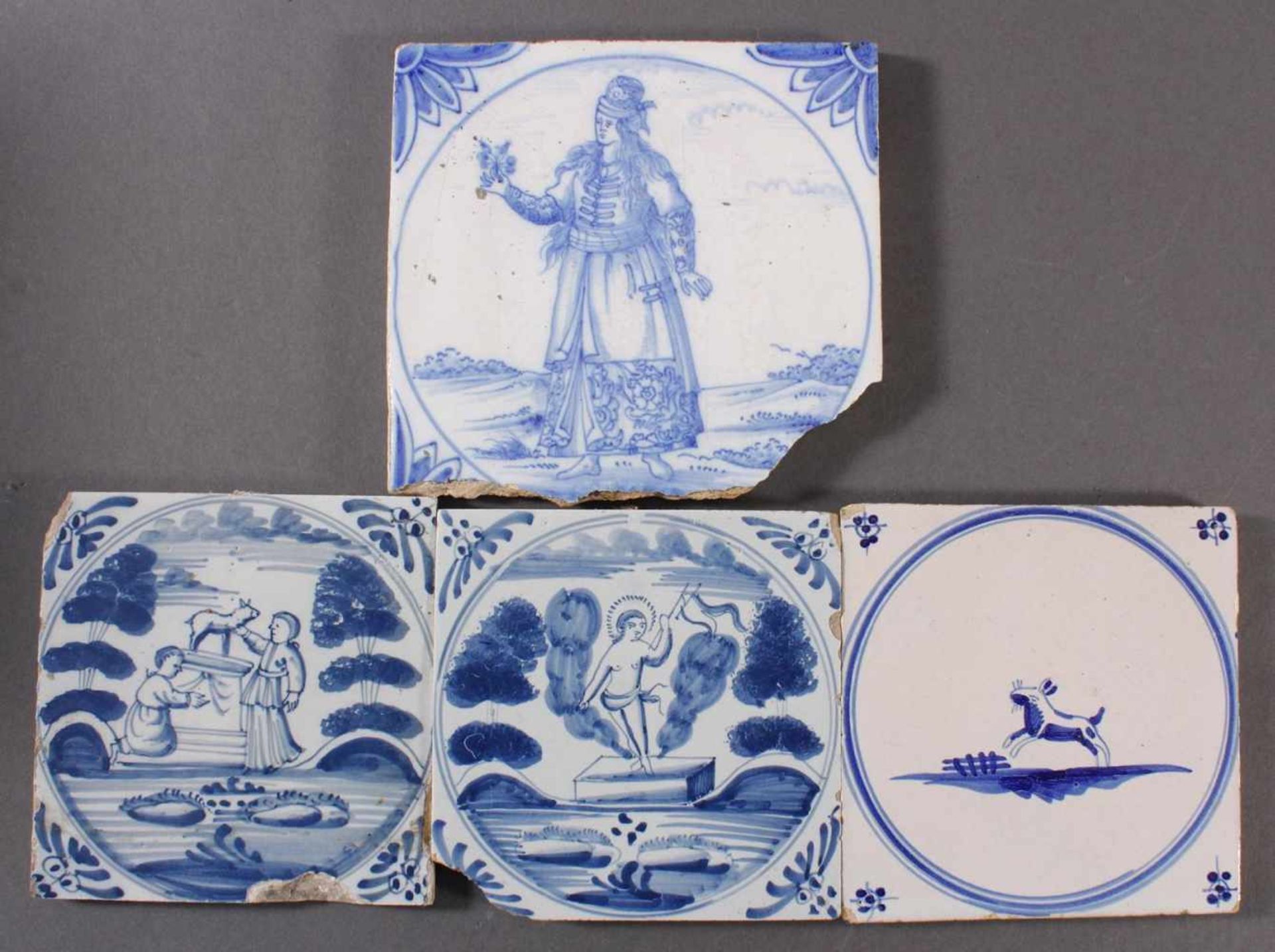 Vier Fayence Fliesen, 18./19. JahrhundertBemalung in Blau, figürliche und Tier Darstellungen, ca. 13