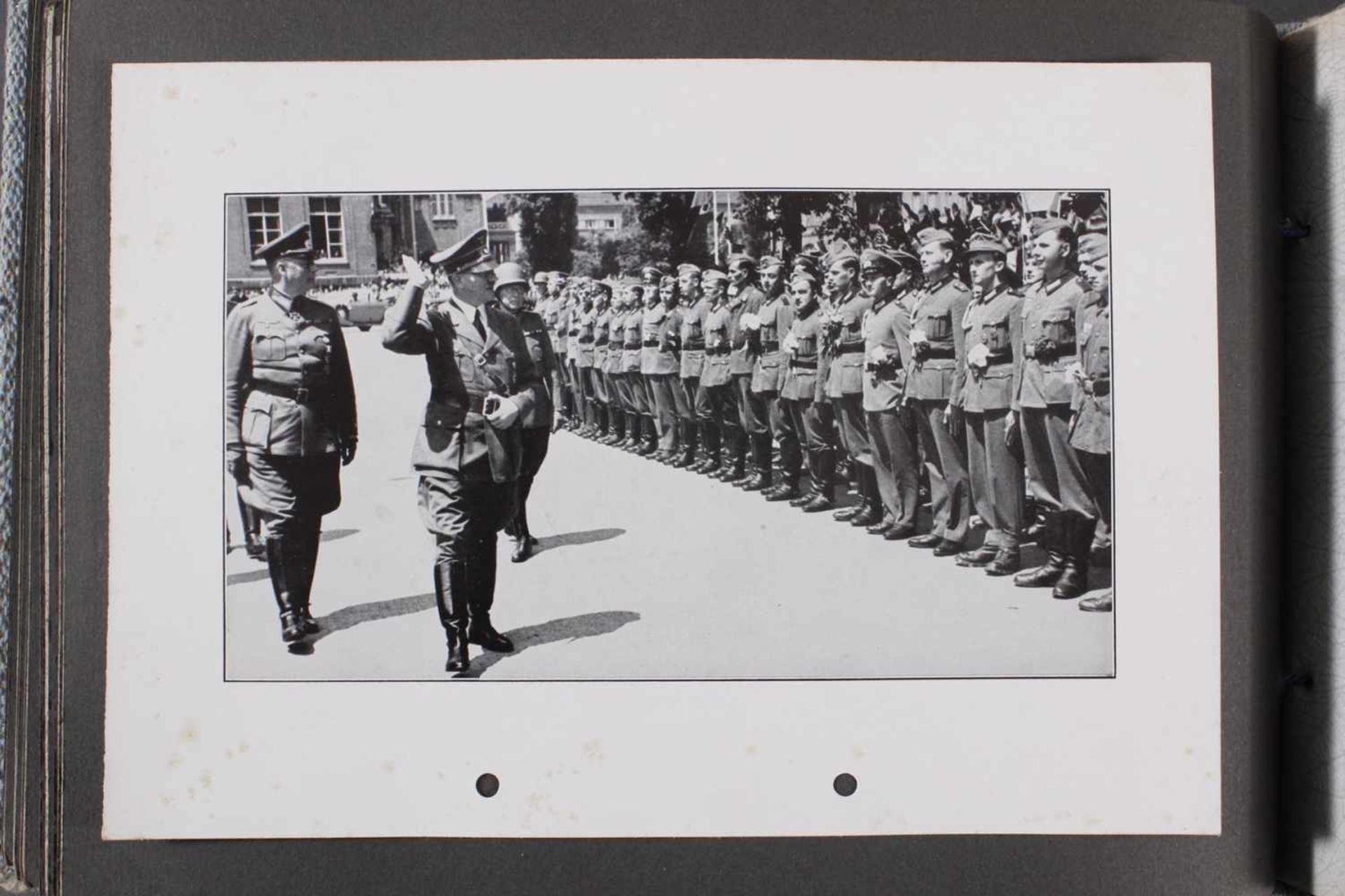 2. WK. Privates Fotoalbum eines Soldaten der 1. GebirgsdivisionMit unzähligen Privataufnahmen von - Image 8 of 9