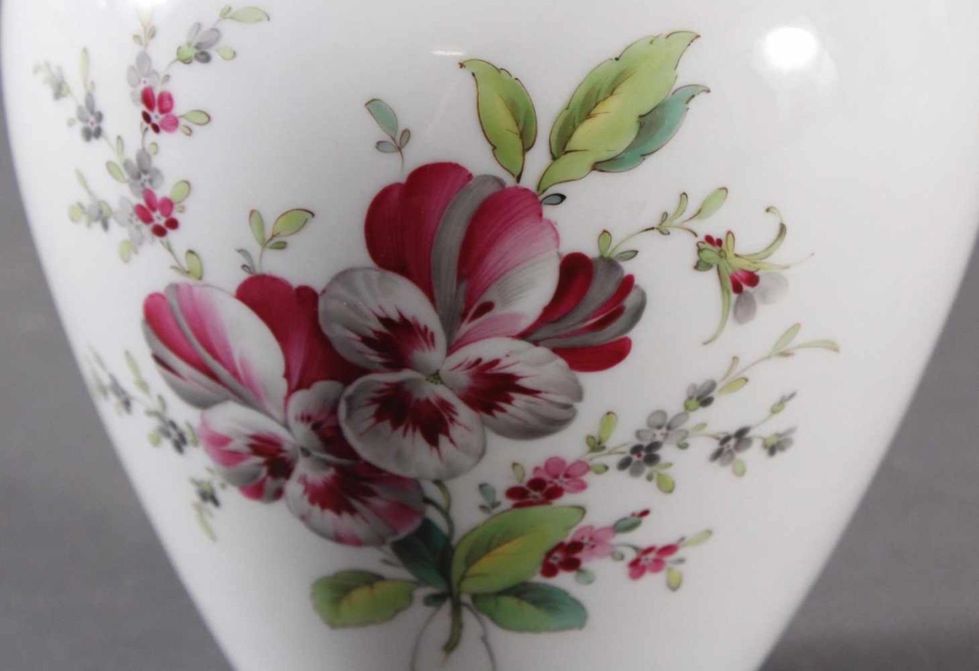 Vase, Höchster Porzellanmanufaktur, signiert Kurt Schröder (1927 - 2008)Weißporzellan, Balustervase, - Bild 5 aus 7