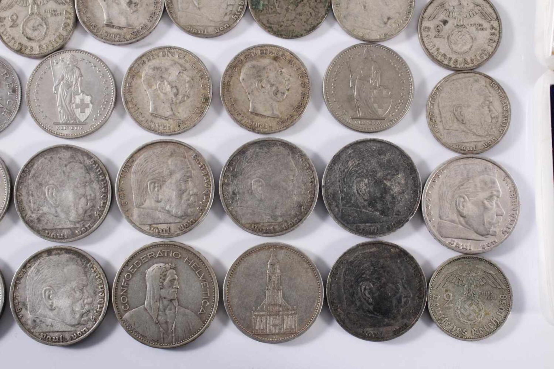 Kleine Sammlung Münzen13 x 5 Mark Hindenburg und Katharinenkirche. 20 x 2 Reichsmark. 7x 1 Corona - Bild 5 aus 7