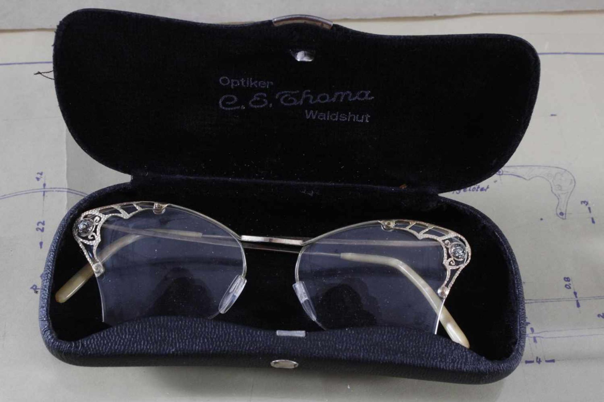 Schmuckbrille, Meisterstück von 1954Mit technischer Zeichnung in 3-facher Ausfertigung, - Bild 3 aus 3