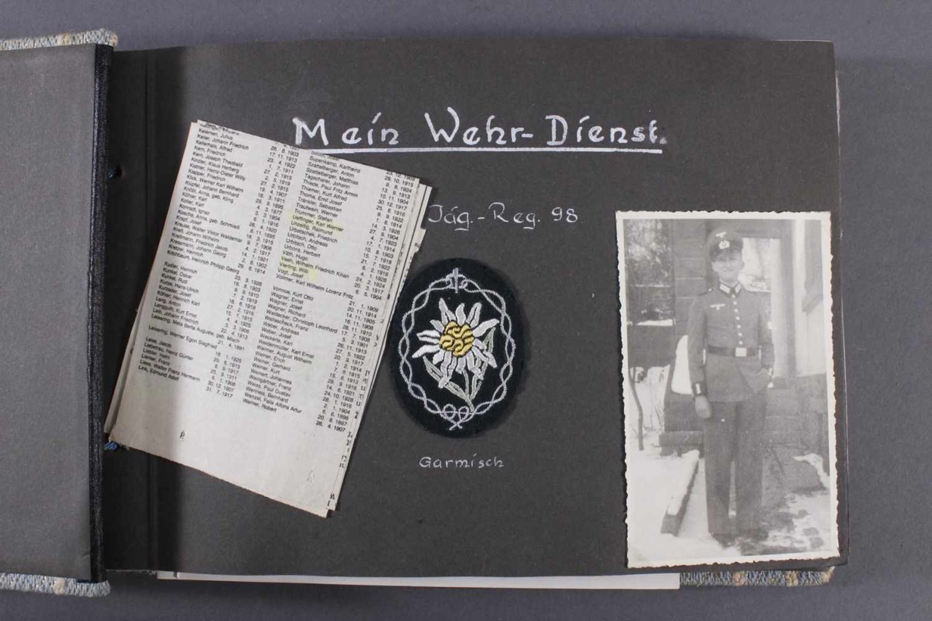 2. WK. Privates Fotoalbum eines Soldaten der 1. GebirgsdivisionMit unzähligen Privataufnahmen von - Image 2 of 9