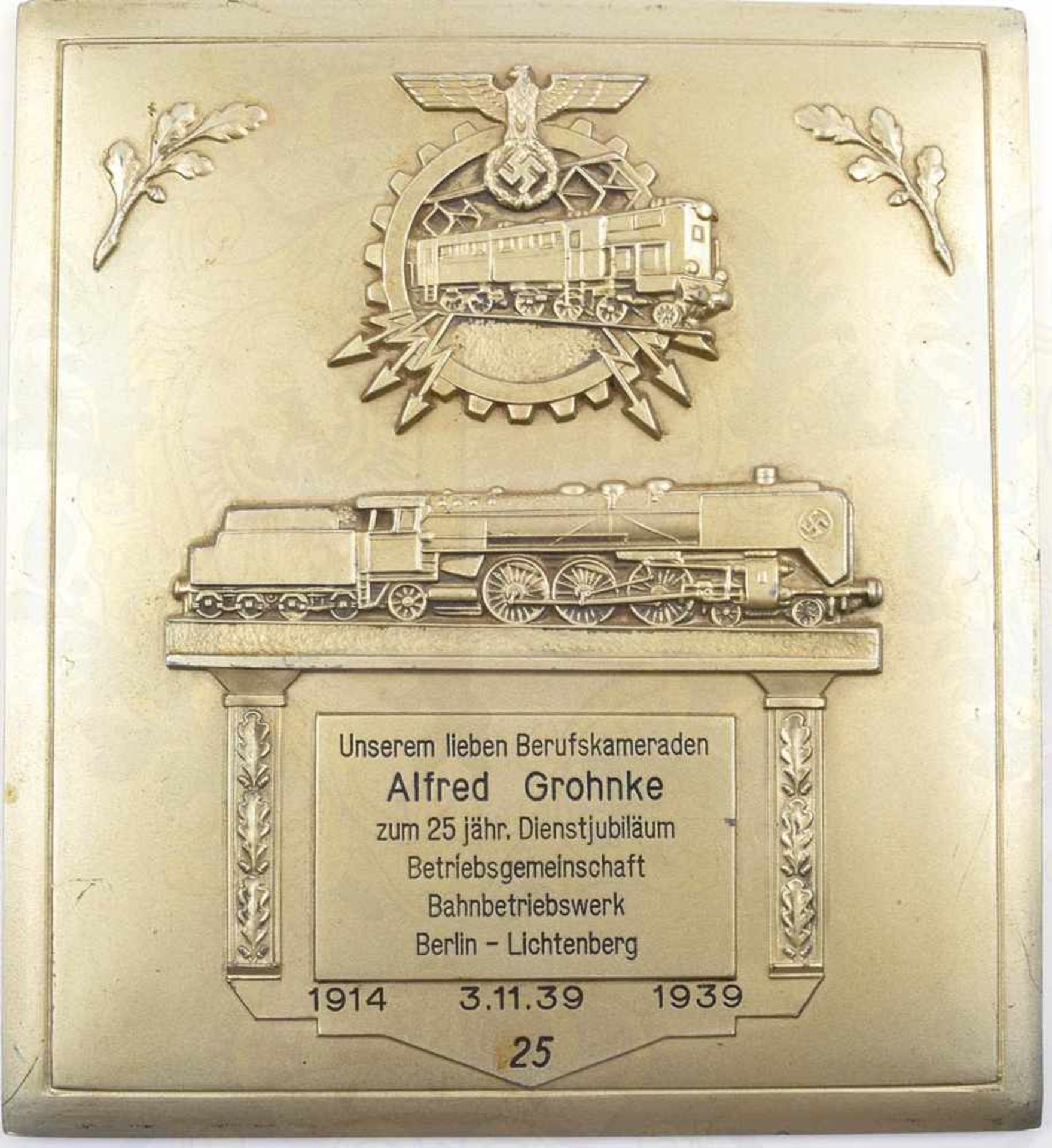 WANDRELIEF BAHNBETRIEBSWERK BERLIN-LICHTENBERG, Zinn/versilbert, m. Lokomotiven, Hoheitsadler u.