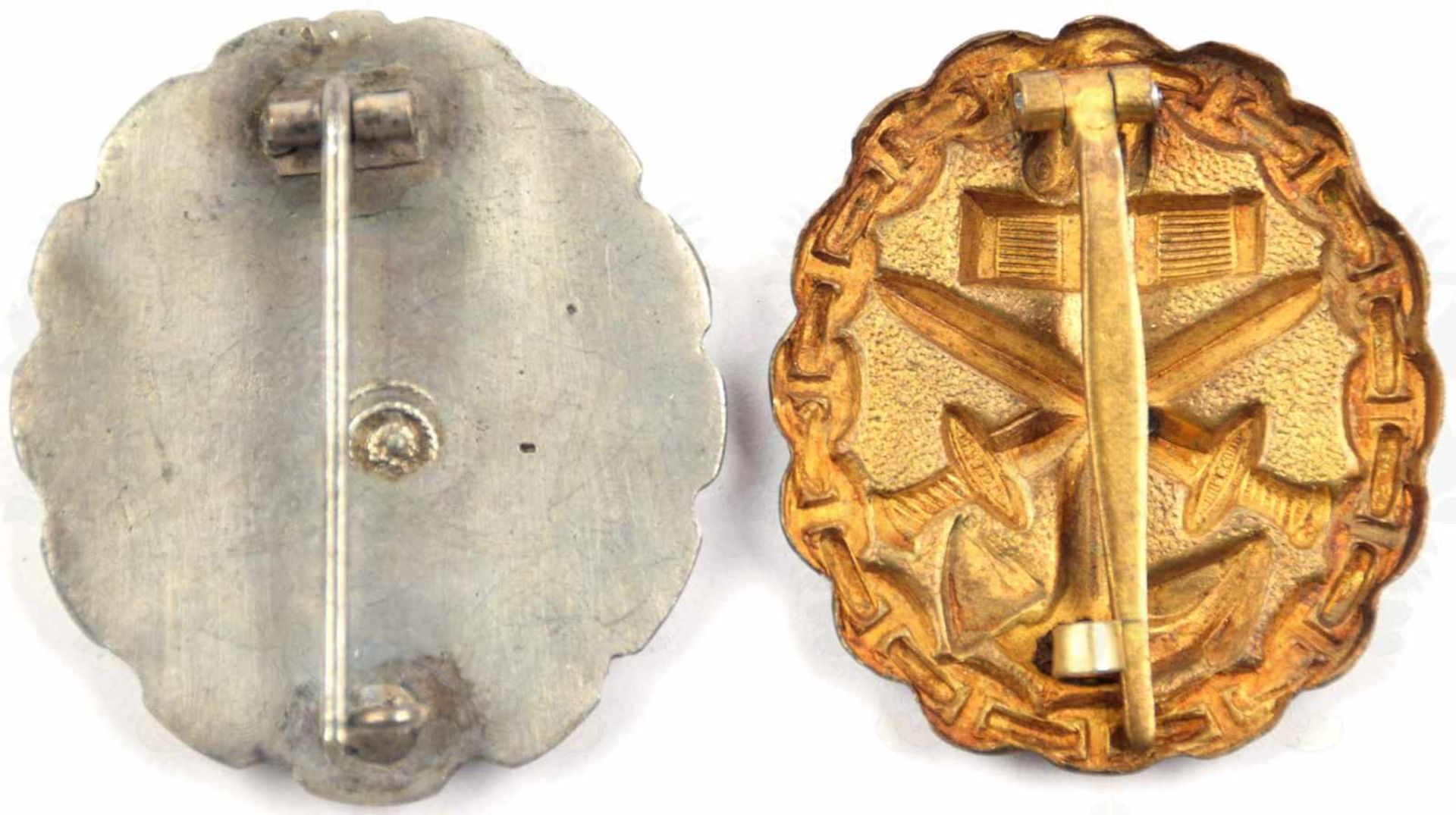 2 VERWUNDETENABZEICHEN MARINE, in Gold (Hohlprägung) u. in Silber (massiv), Buntmetall/vergoldet, - Bild 2 aus 2