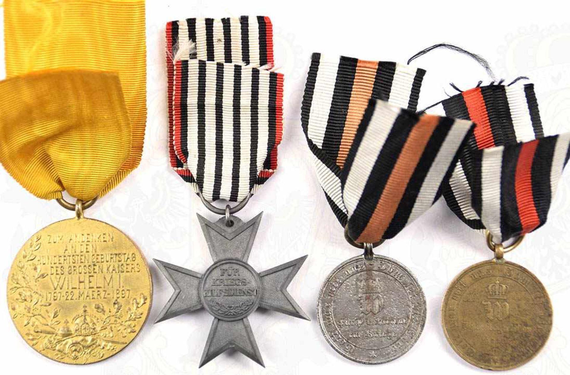 4 AUSZEICHNUNGEN, 2 KDM 1870/71, in Stahl bzw. f. Kämpfer in Bronze, bde. am Bandstück f. Kämpfer; - Bild 2 aus 2