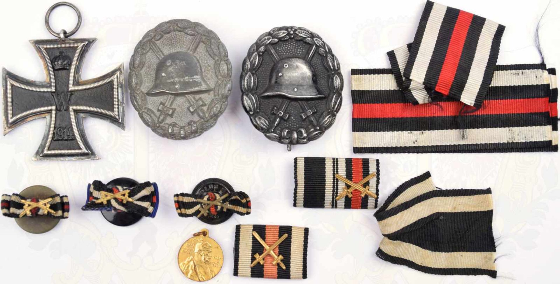 EHRENZEICHENGRUPPE, EK II 1914, Verwundetenabzeichen in schwarz u. Silber, Eisenkern/lackiert,