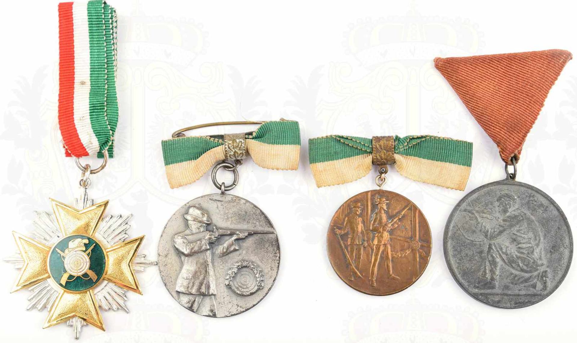 4 SCHÜTZENAUSZEICHNUNGEN: 3 Medaillen, reliefiert, rs. graviert, dabei 1x Silber, Punze „835“, 1x „