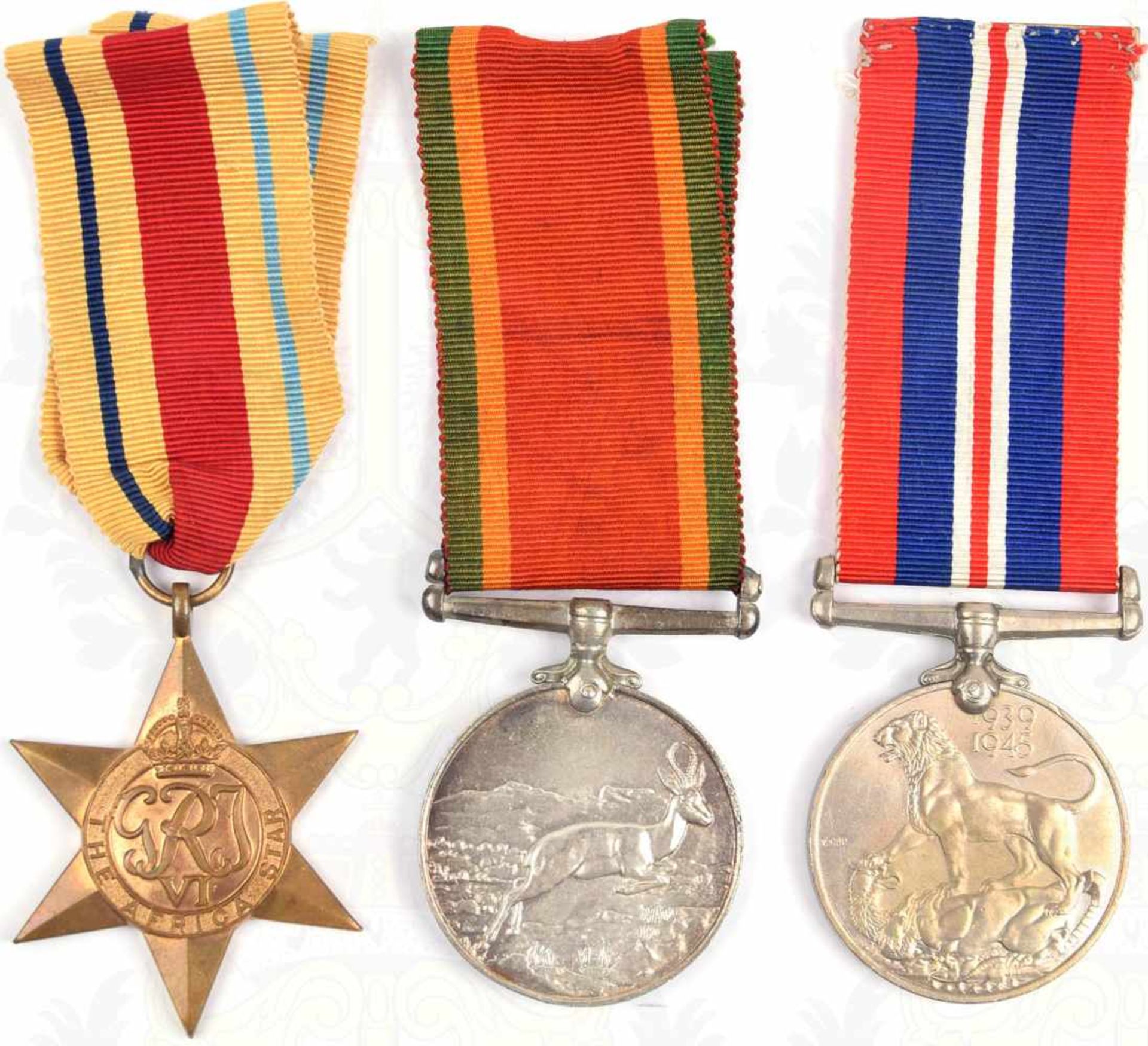3 AUSZEICHNUNGEN, Africa Star, m. Trägernummer u. Namen; Africa Service Medal; Medaille 1939-1945 m.