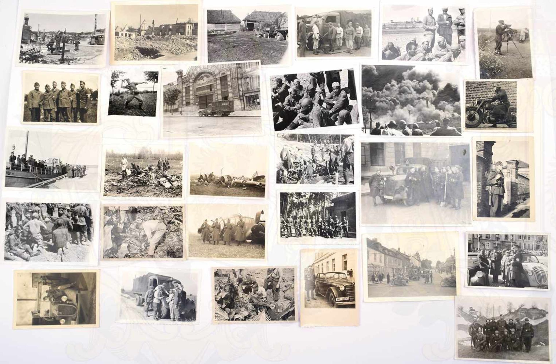ÜBER 200 FOTOGRAFIEN, 1939-1944, Frankreich- u. Rußland-Feldzug, Vormarsch, erste sowjet.