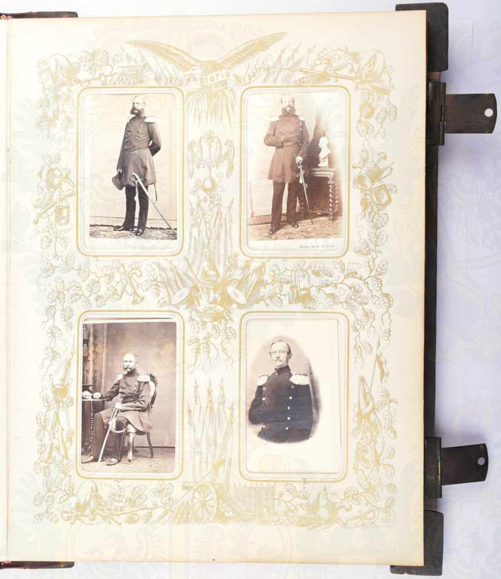 OFFIZIERSGESCHENK FOTOALBUM 1865, für Wachtmeister Försterling nach 40 Dienstjahren 1825-1865 ( - Bild 2 aus 3