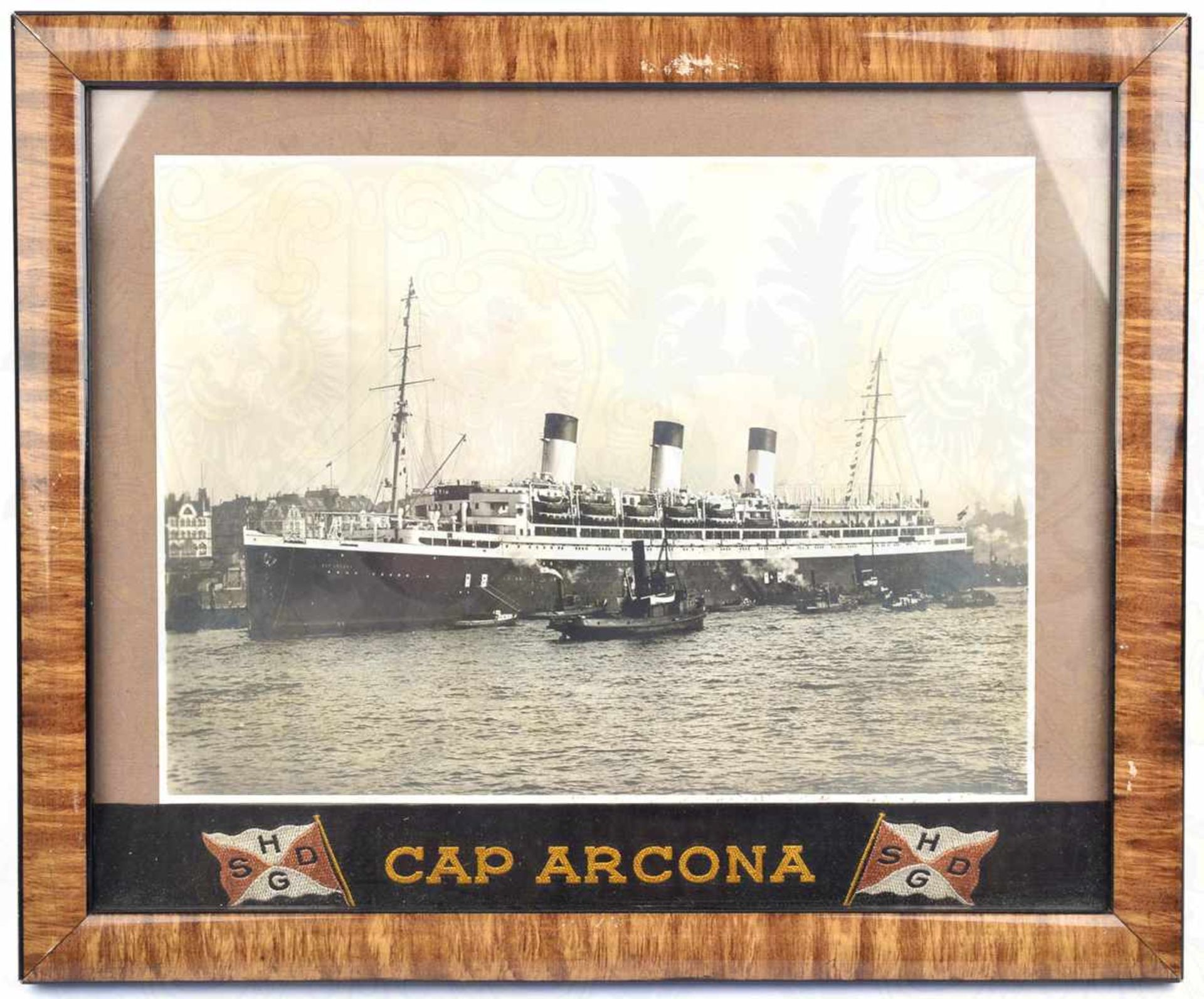 GROSSFOTO PASSAGIERSCHIFF CAP ARCONA, Aufnahme um 1935 im Hamburger Hafen, an der Bordwand u.